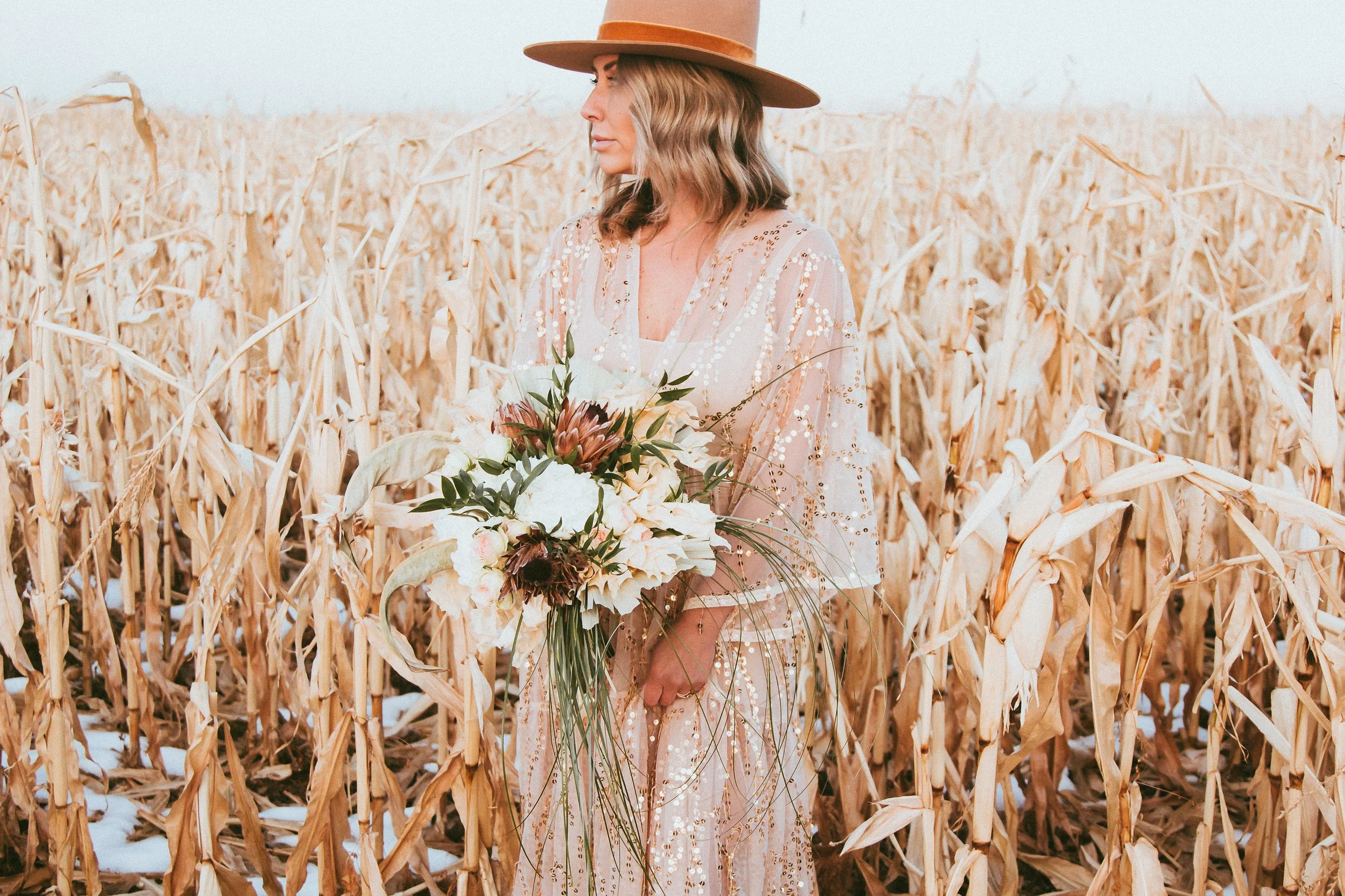 fall-golden-hour-alberta-elopement-photos.jpg