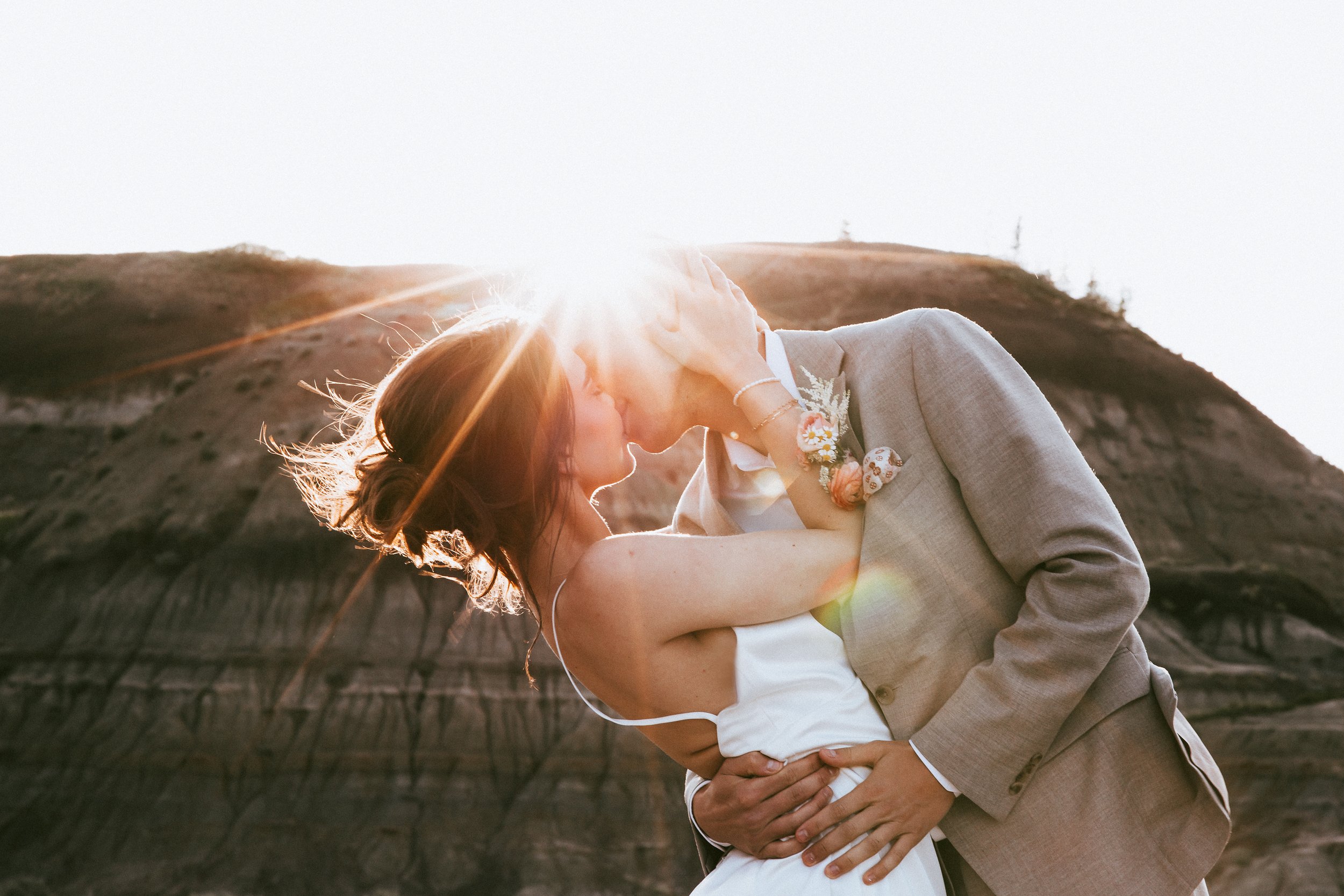 sunset-elopement-photos-badlands-alberta.jpg