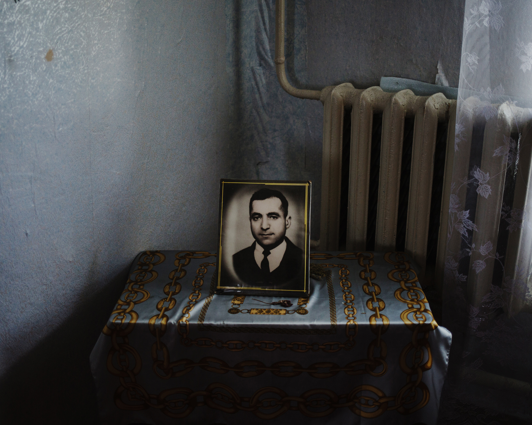  Avdarma - The portrait of a dead man in his wife’s house. 