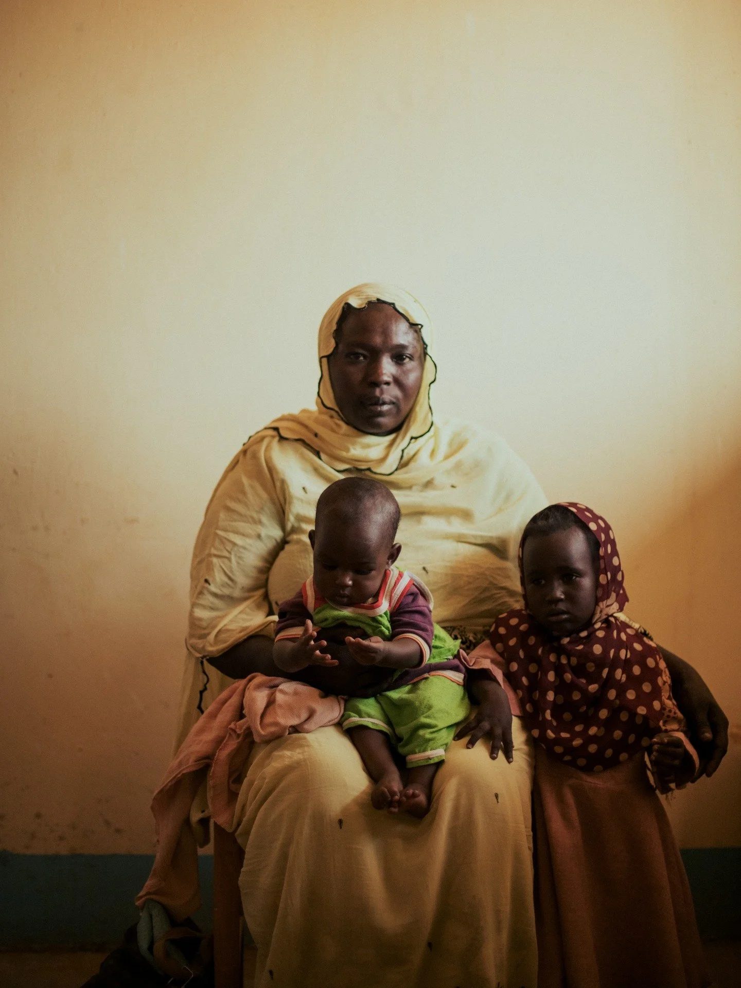 The precarious exile of Sudanese refugees in Chad, 2024.

--

Bousseina Adam Breima was living in Ed Daein in Darfur until 2017 before moving to Geneina. She arrived in Tchad 15 june 2023. She is 30 years old, and has 2 kids Asha and Aysh.

The Farch