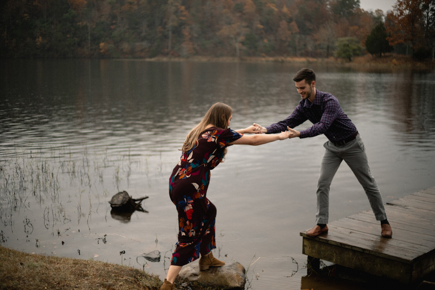 Brett and Chris  An Engagement Session at Lake Nicol in Tuscaloosa — Elise  Ferrer Photography