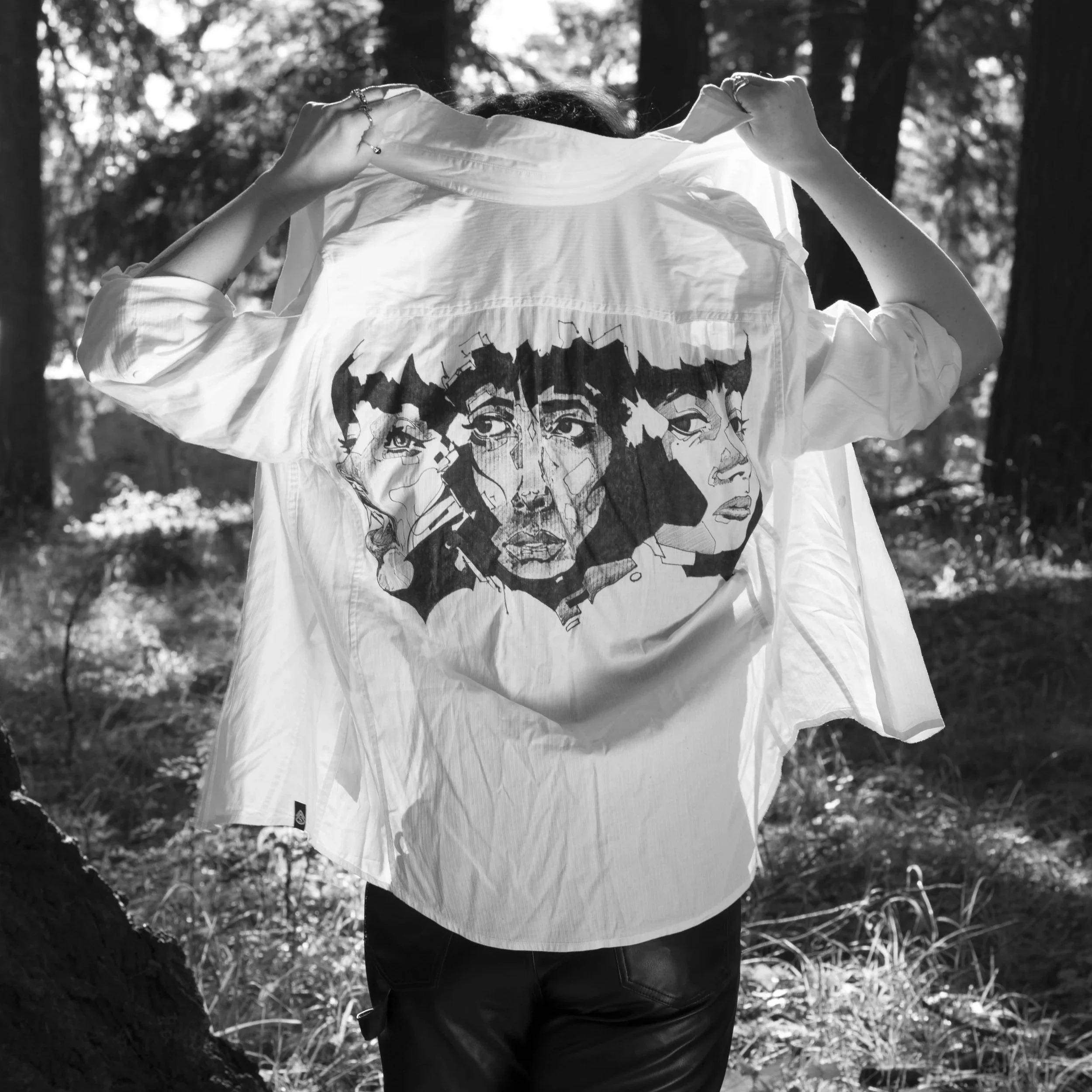 three head Button up back.jpg