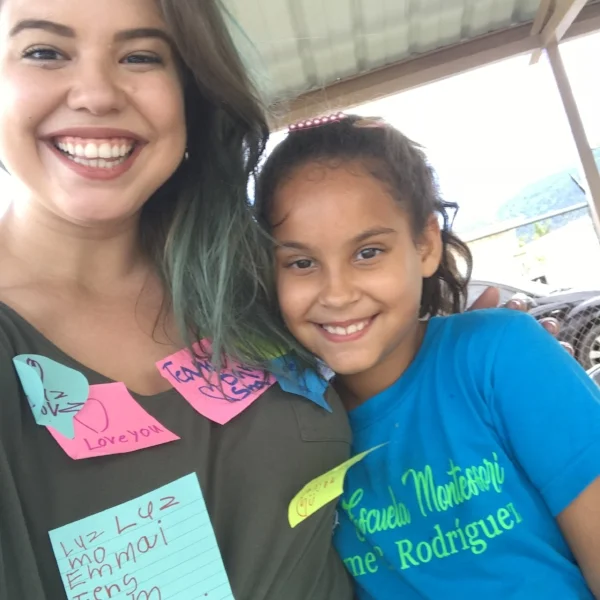 After Keiliana smothered Daksha with love-filled sticky notes, she made sure to have a picture taken to show them off.