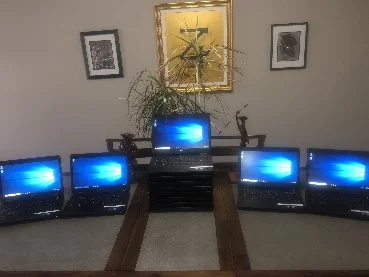VA-STAR donated 12 laptops to LOS HIJOS DE BÉLGICA TO start a Digital Lab
