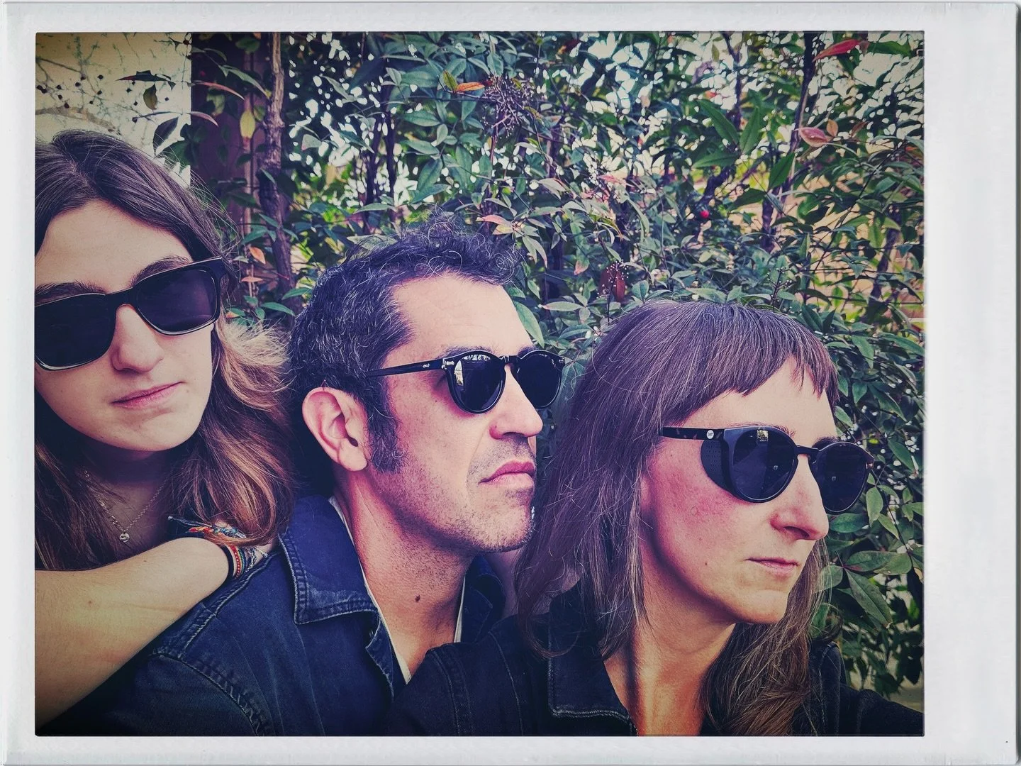 Hi folks! The new @borntwinsmusic album is out! stream it everywhere! We also have a handful of FREE #sxsw shows coming up:
3/12 @libertyaustin 9pm
3/14 @whislersatx 4pm
3/14 @the_grackle 8pm

👀 See you soon !