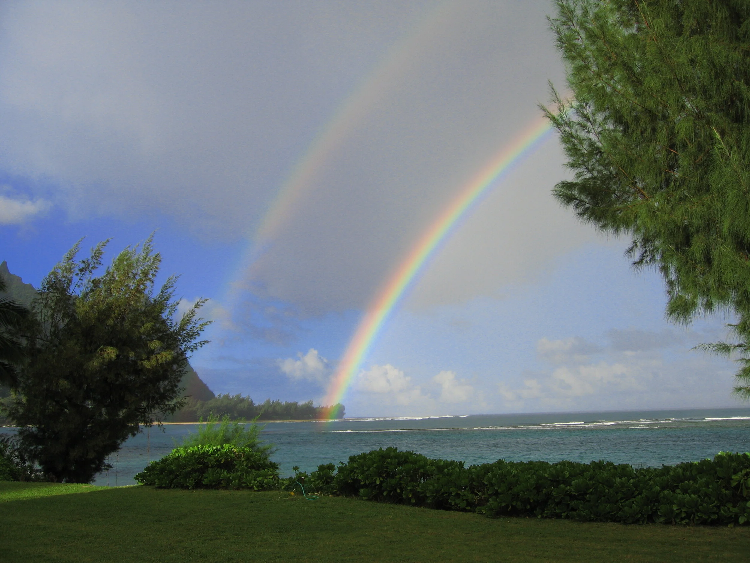 Connie Hunt Photography Haena Double Bow (2005)