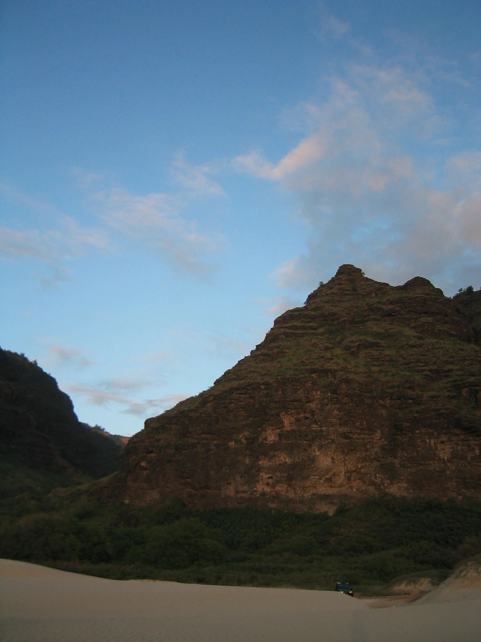 Connie Hunt Photography Polihale Mountains (2004)