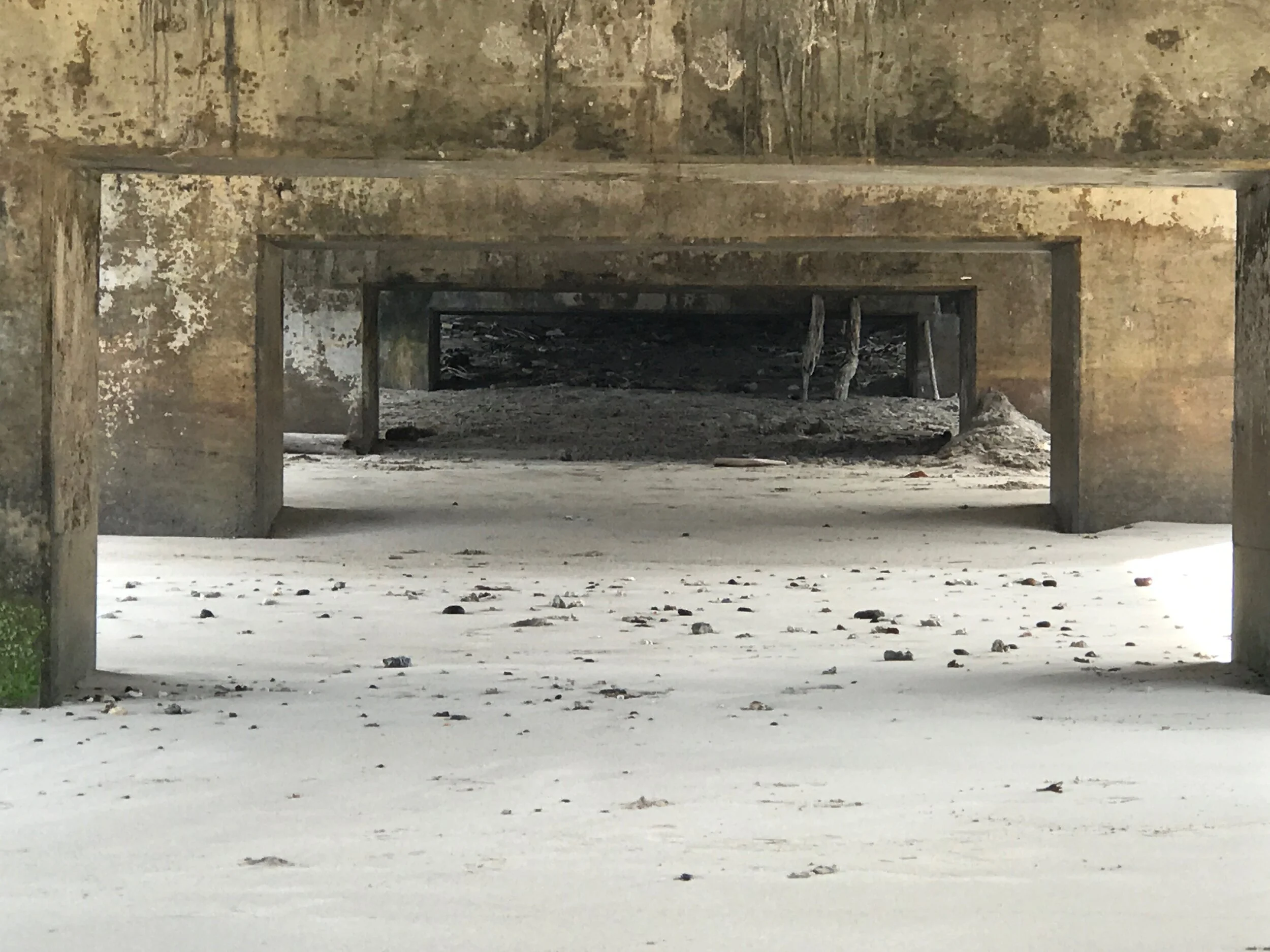 Connie Hunt Photography Underneath the Hanalei Pier Mauka View (2017)
