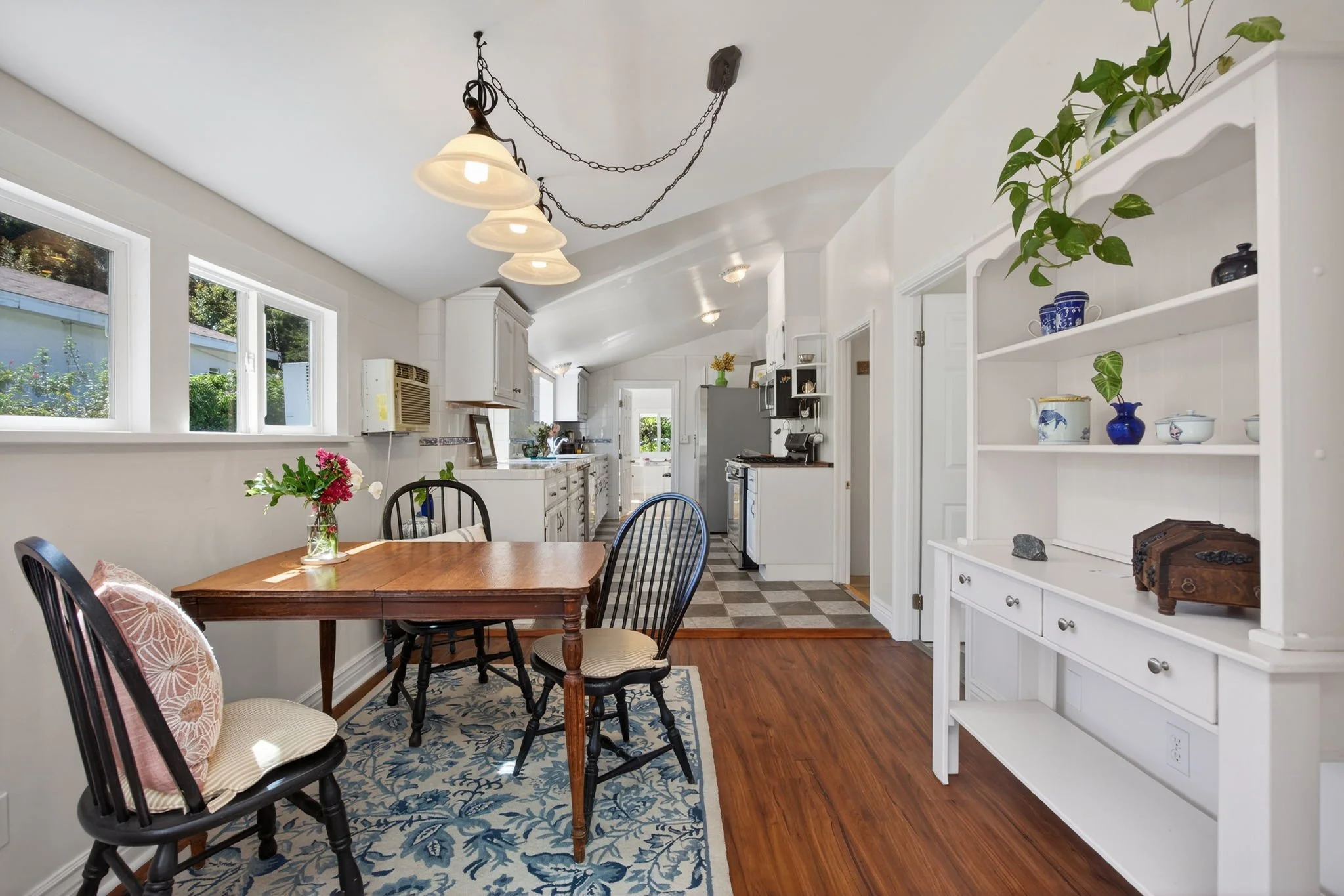 20-web-or-mls-Upmarketmedia_216Ful-039.jpg