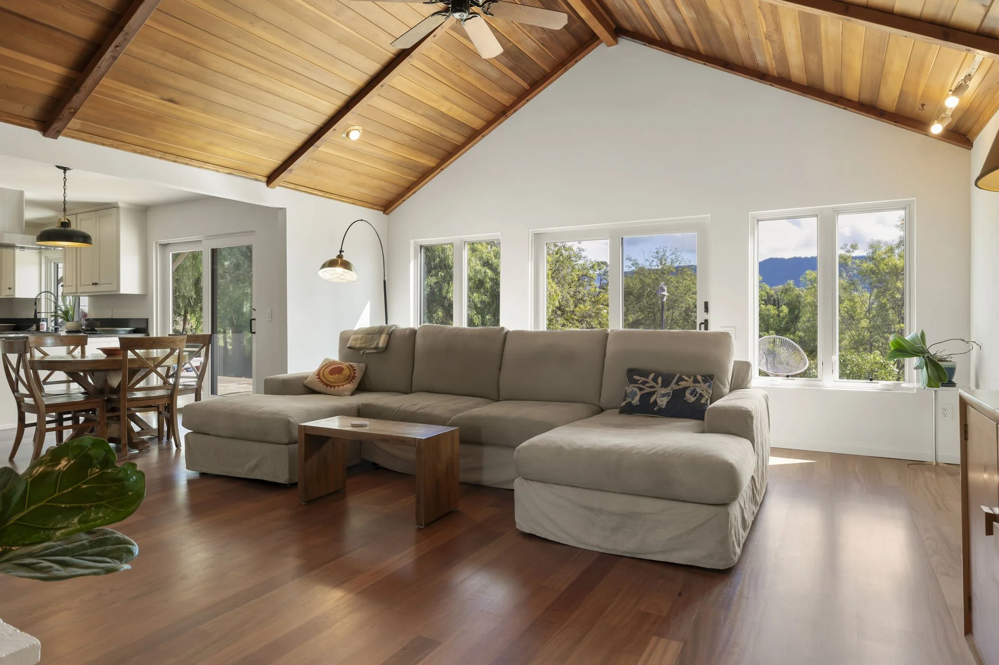 23-web-or-mls-UpmarketMedia-1130Ran-039.JPG
