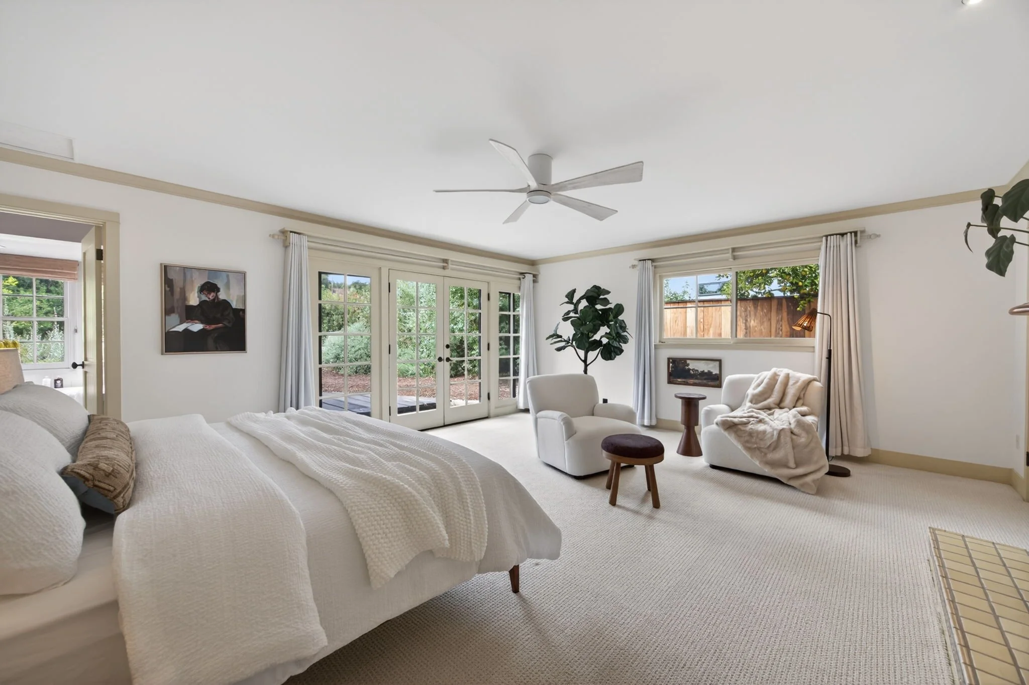 35-web-or-mls-Upmarket Media-909Daly142.jpg