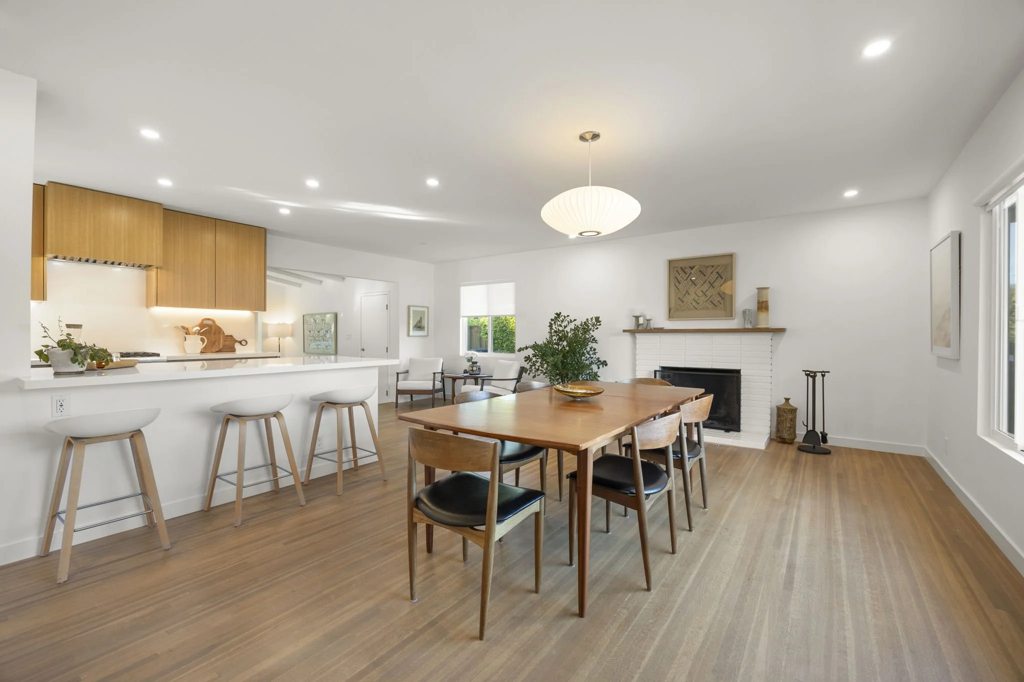 62-web-or-mls-Upmarketmedia_314San-018.jpg