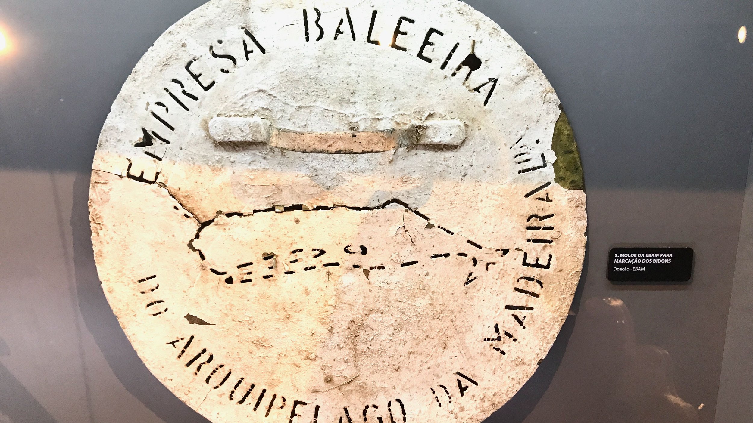 Logo of whaling business, Museo da Baleia