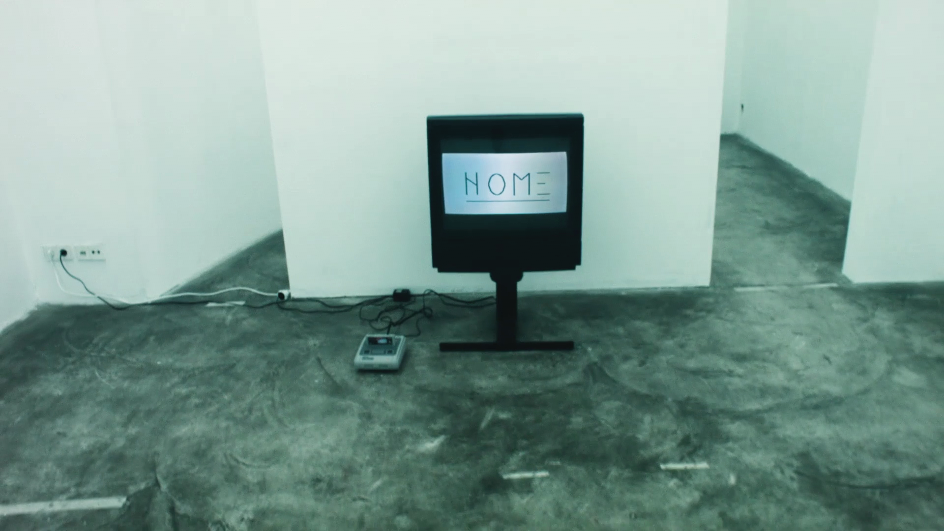  Lars Preisser,  HOME/NOME,  digital video, color, sound, 4’ 16, 2021-2022, Germany 