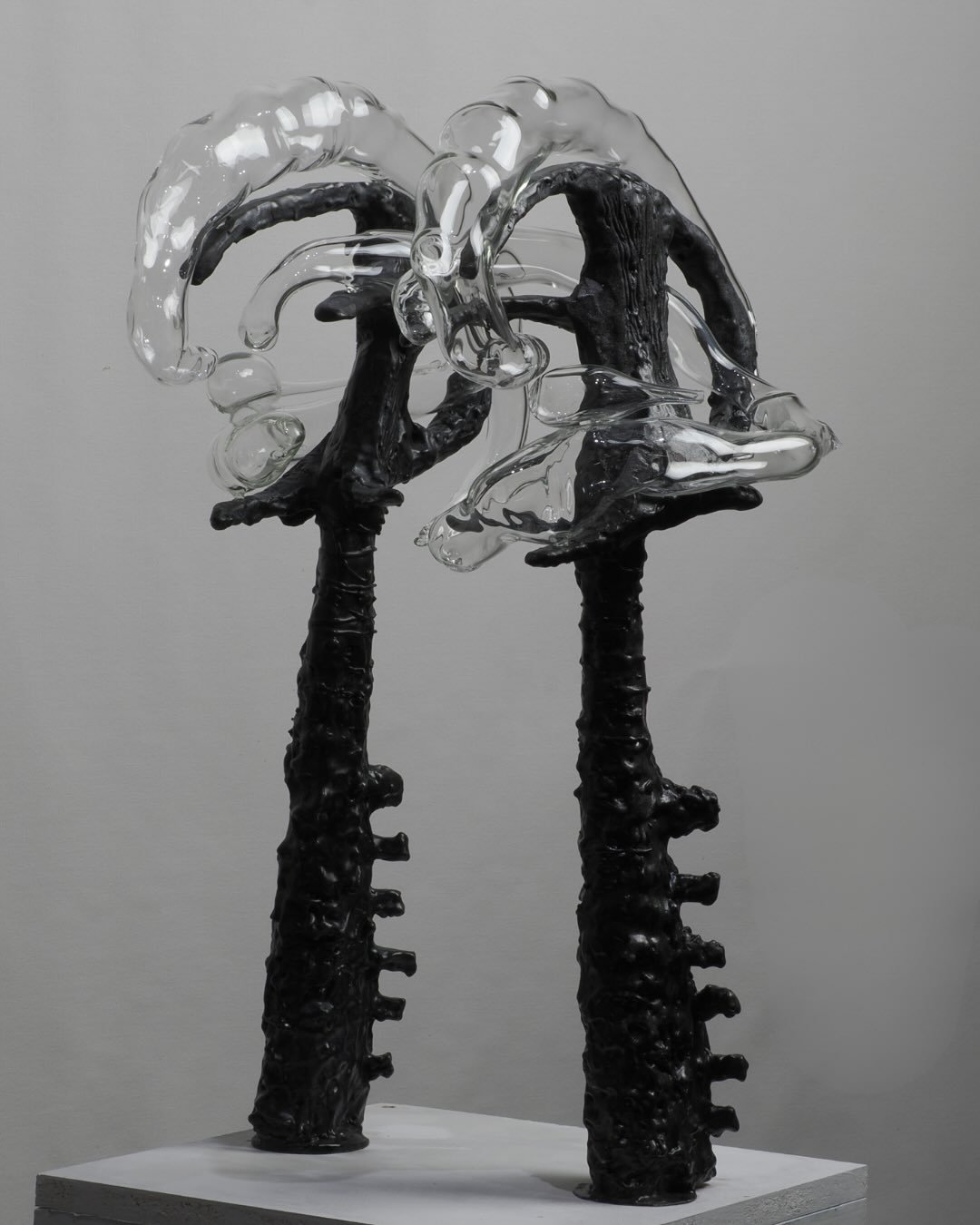 In between posting videos of how I&rsquo;ve made these sculptures, I wanted to share some stills of the central work in my show, captured mostly by @davidjaypalmer (big big thank you again).

Made of lost-wax cast aluminium and finished with a black 