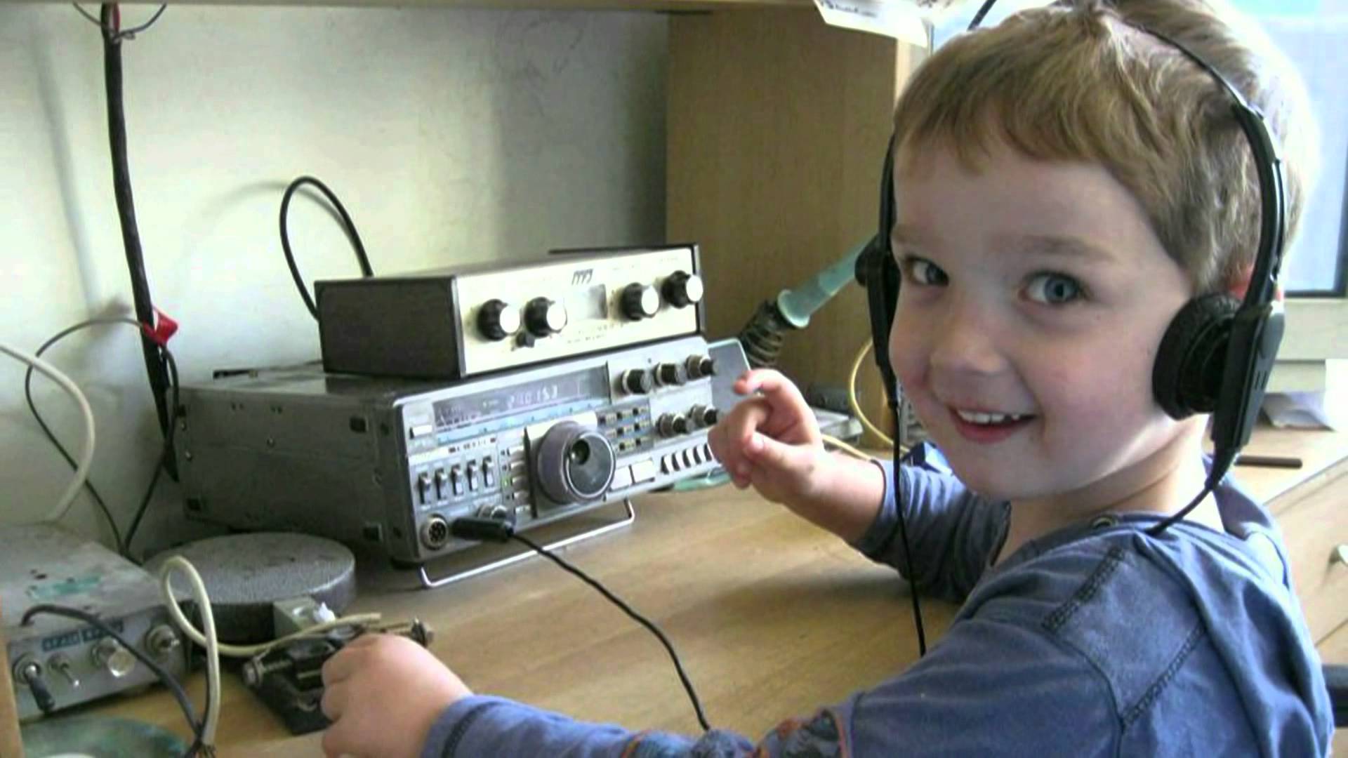 youg_ham_radio_operator.jpg