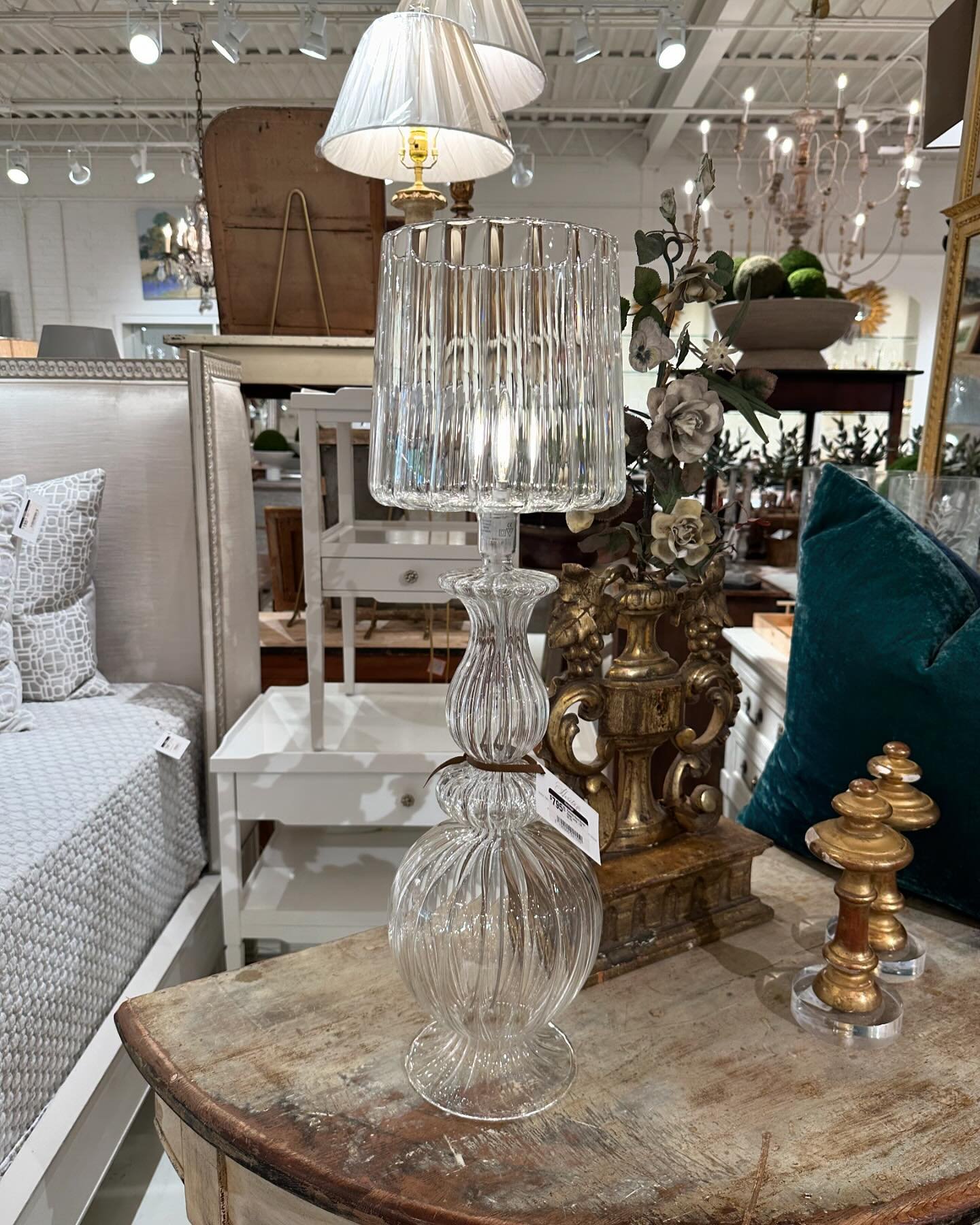 Dying to use this glass lamp from @heritageclt in a space&hellip;😍😍😍

#lamp #design #interiordesign