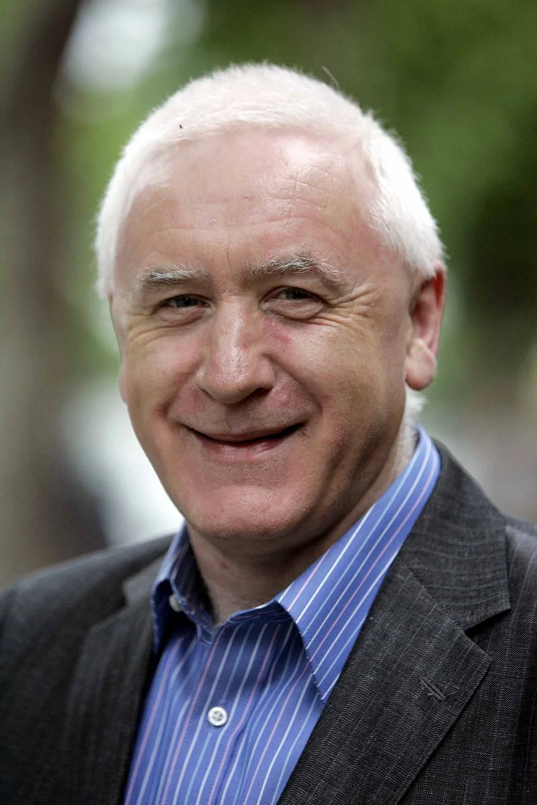 Padraig O’Morain has been practising mindfulness for over 25 years and teaching it for more than 10 years.