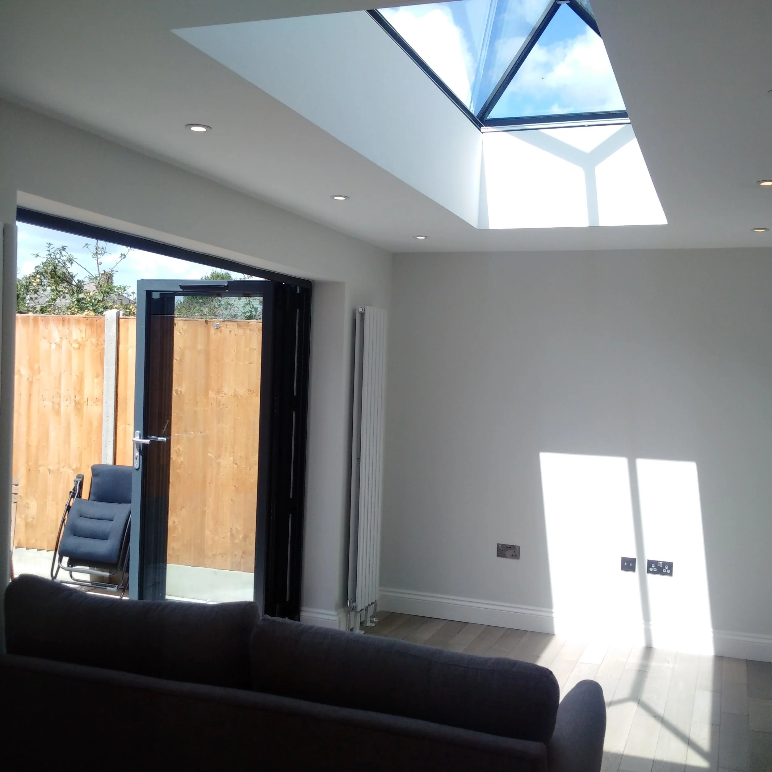 Internal view of extension and glass roof light.jpg