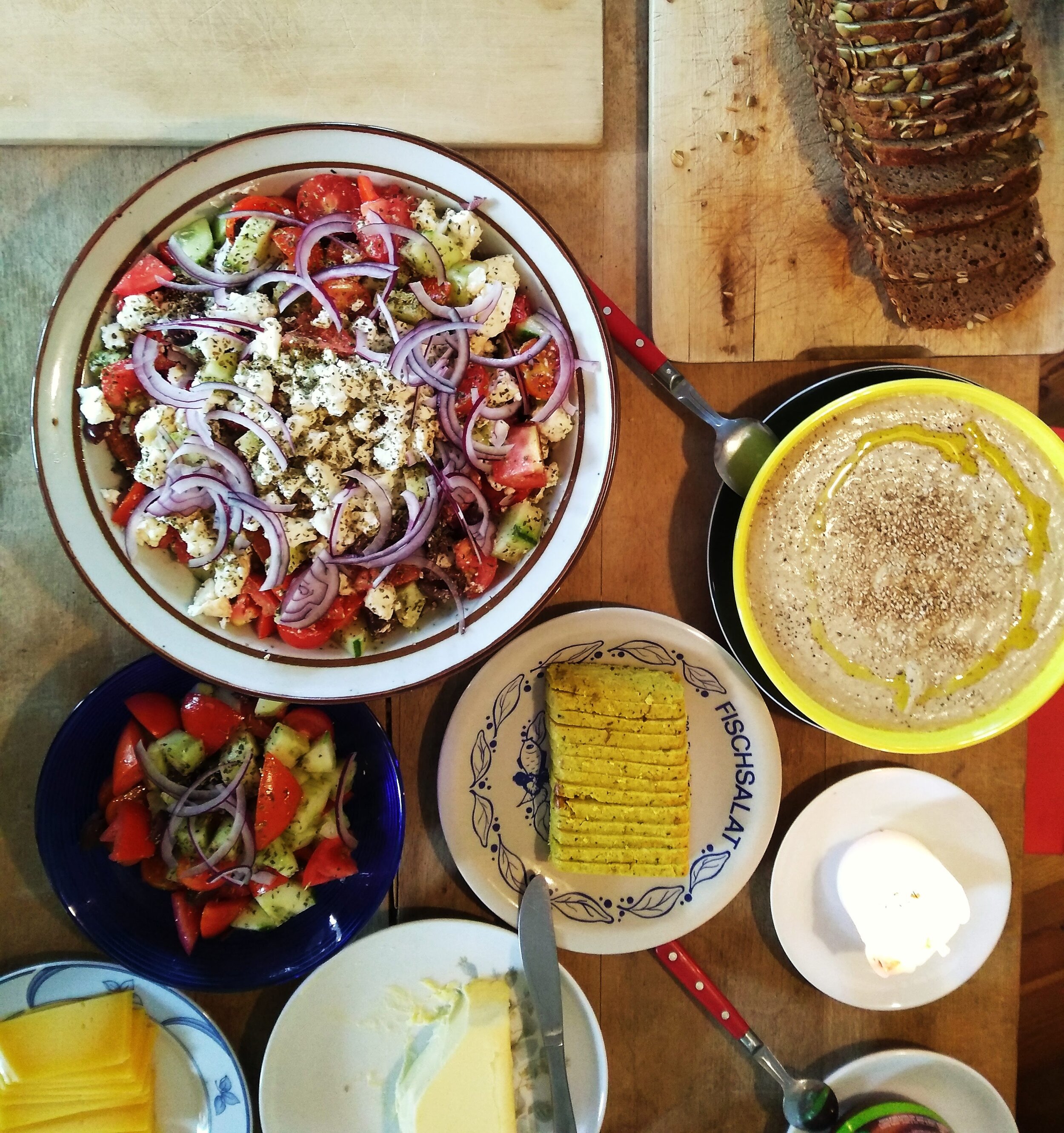 Es gibt jeden Tag abwechslungsreiche, vegetarische, warme und kalte Köstlichkeiten