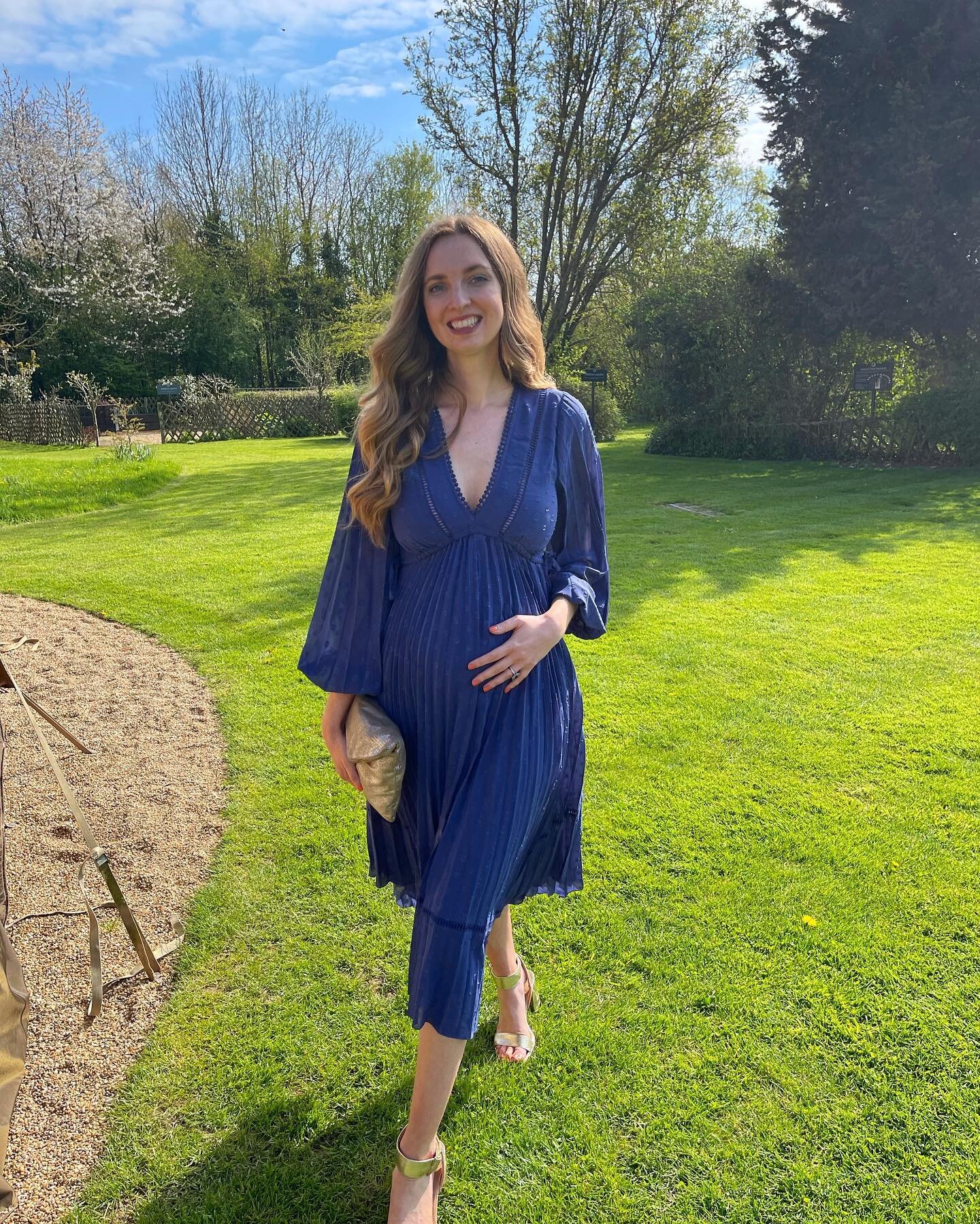 First wedding of the season with our extra little plus one 🥰🤰🏼
Gorgeous day for the loveliest couple 💙
&hellip;
#wedding #weddingguest #pregnant #20weekspregnant #glutenfree