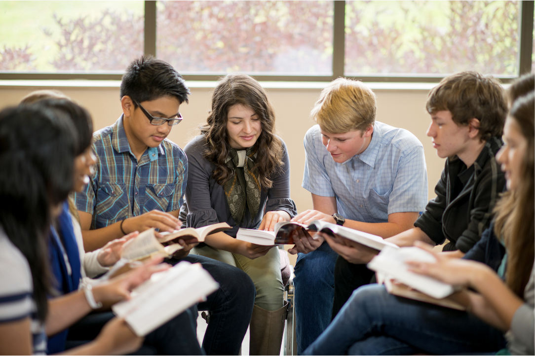 Teen stock photo of bible study (Canva)