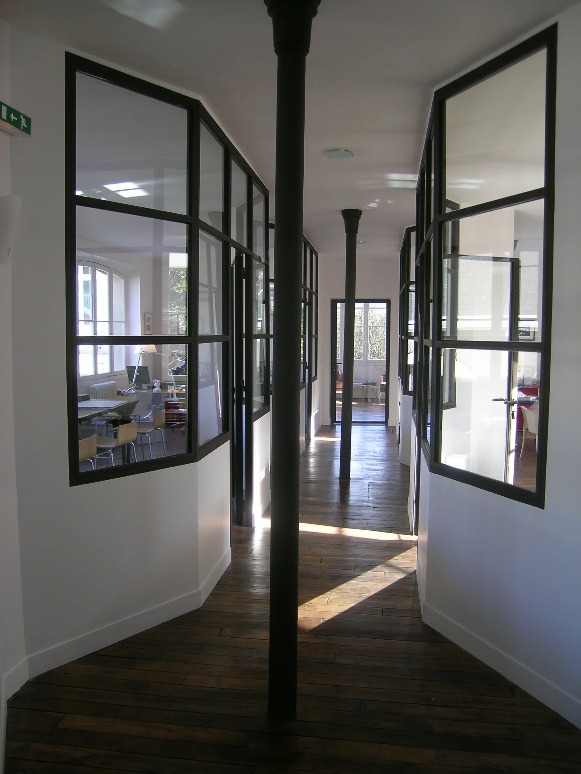  COULOIR DE DISTRUBUTION DES BUREAUX 