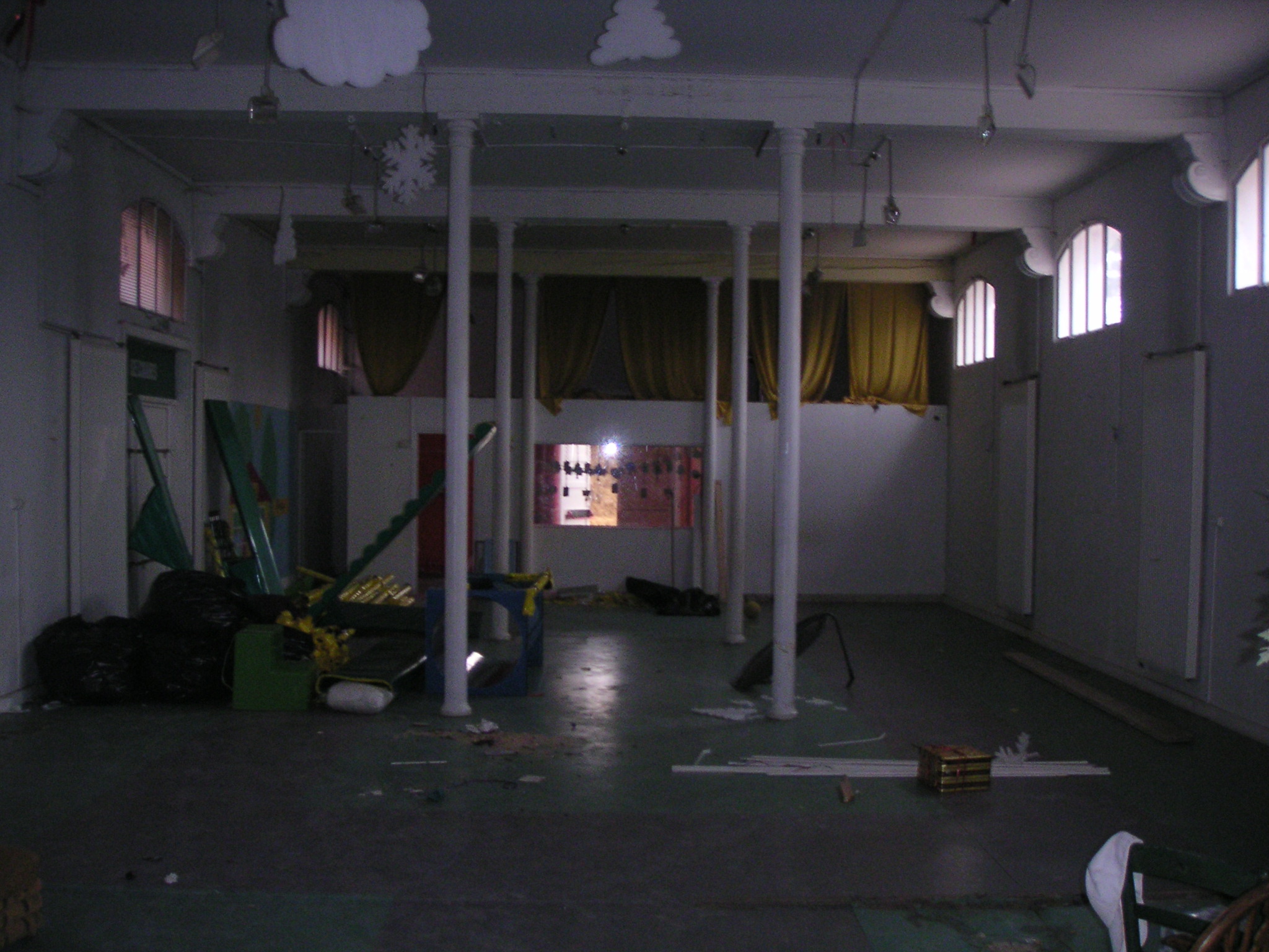  AVANT TRAVAU SALLE DES JEUX 