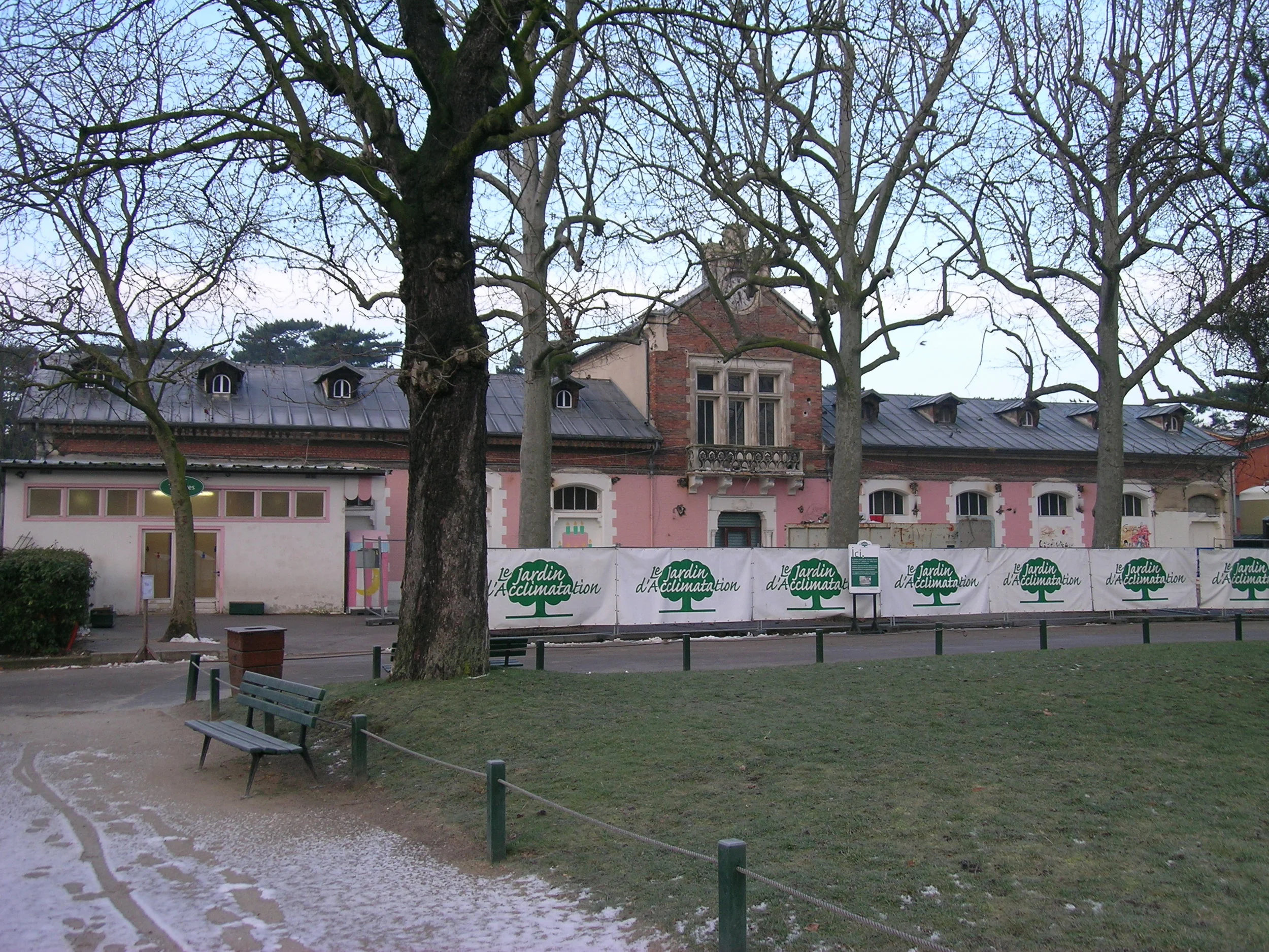  LES GRANDES ECUIRIES 