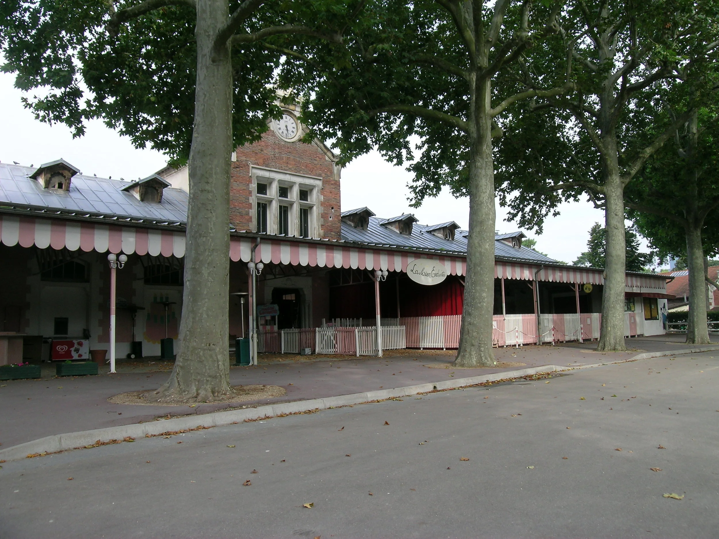  THEATRE DE GUIGNOL AVANT TRAVAUX 