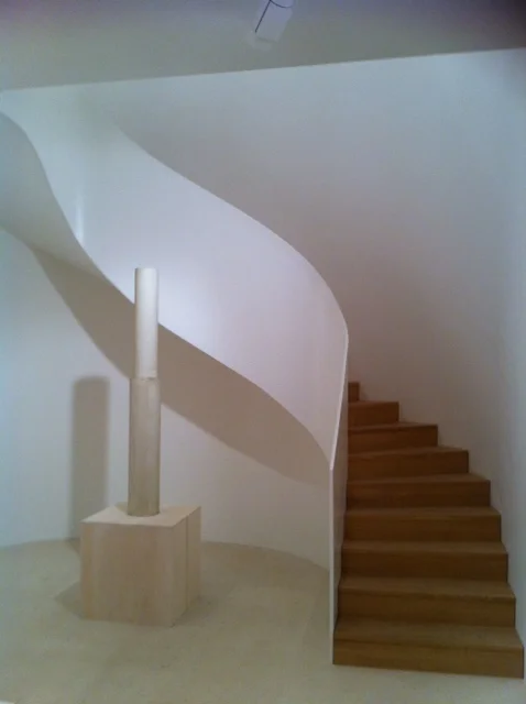  ESCALIER METALLIQUE AVEC MARCHES RECOUVERTE EN BOIS 