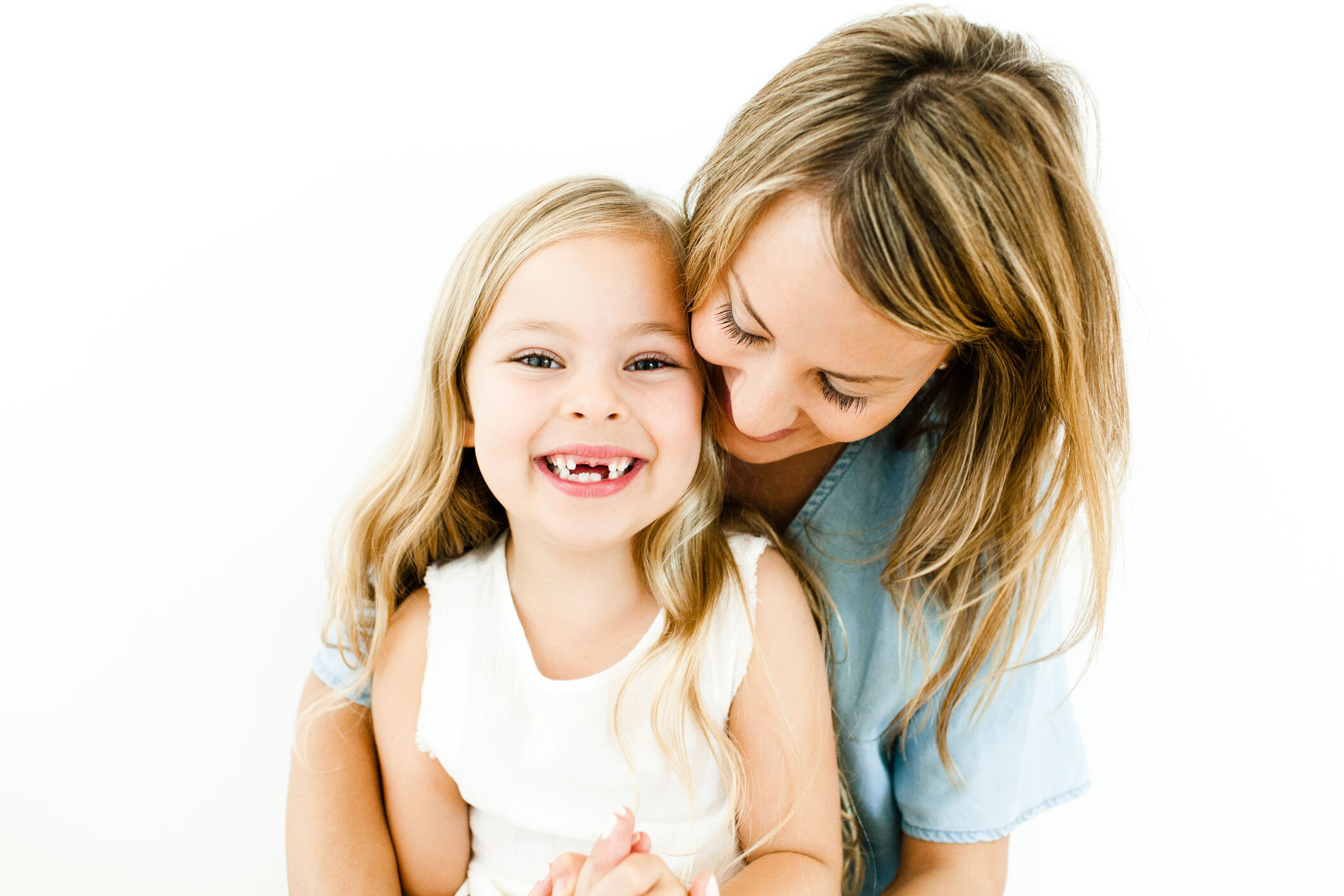 modern-natural-light-studio-motherhood-photography-tucson_fletcher-and-co 024.jpg