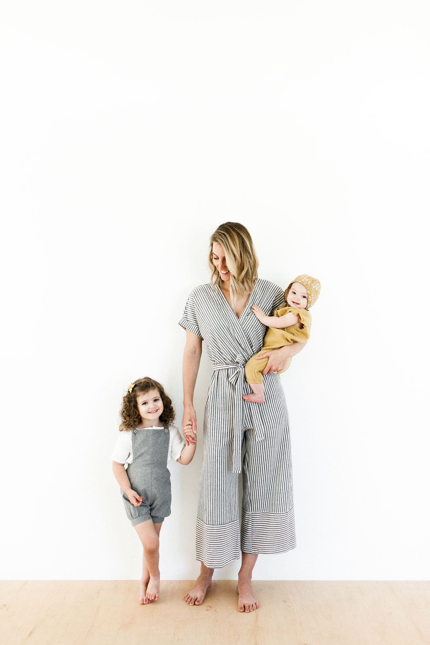 modern-natural-light-studio-motherhood-baby-portraits-fletcher-and-co-tucson_kortessis 064.jpg