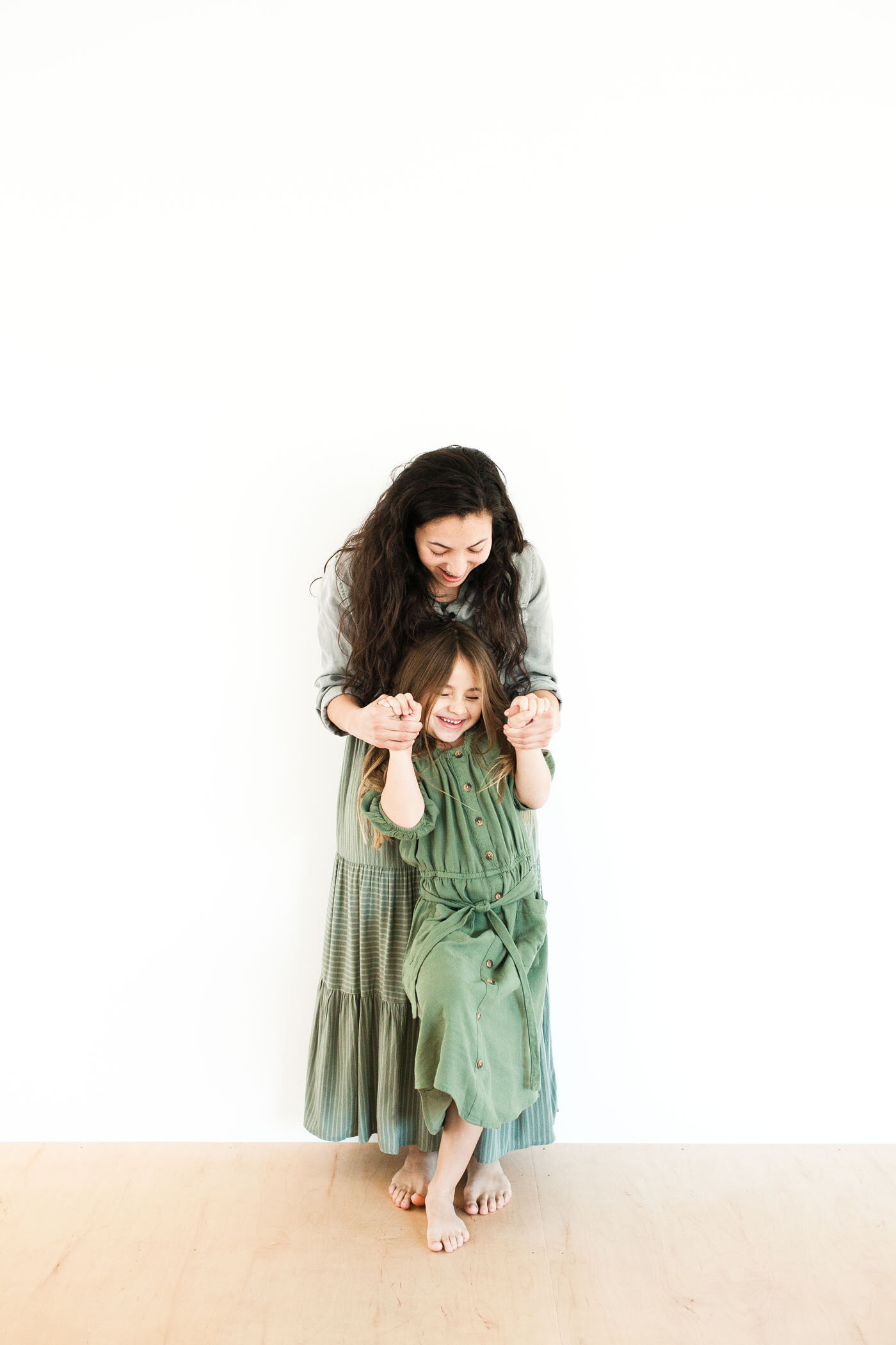 natural-light-studio-silly-mother-and-daughter-photography-session-tucson_fletcher-and_co 011.jpg