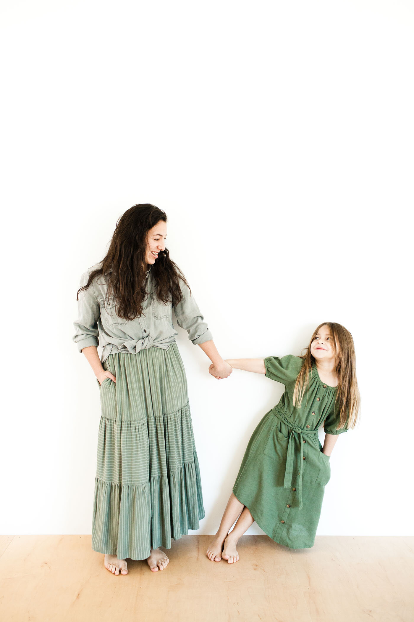 natural-light-studio-silly-mother-and-daughter-photography-session-tucson_fletcher-and_co 006.jpg