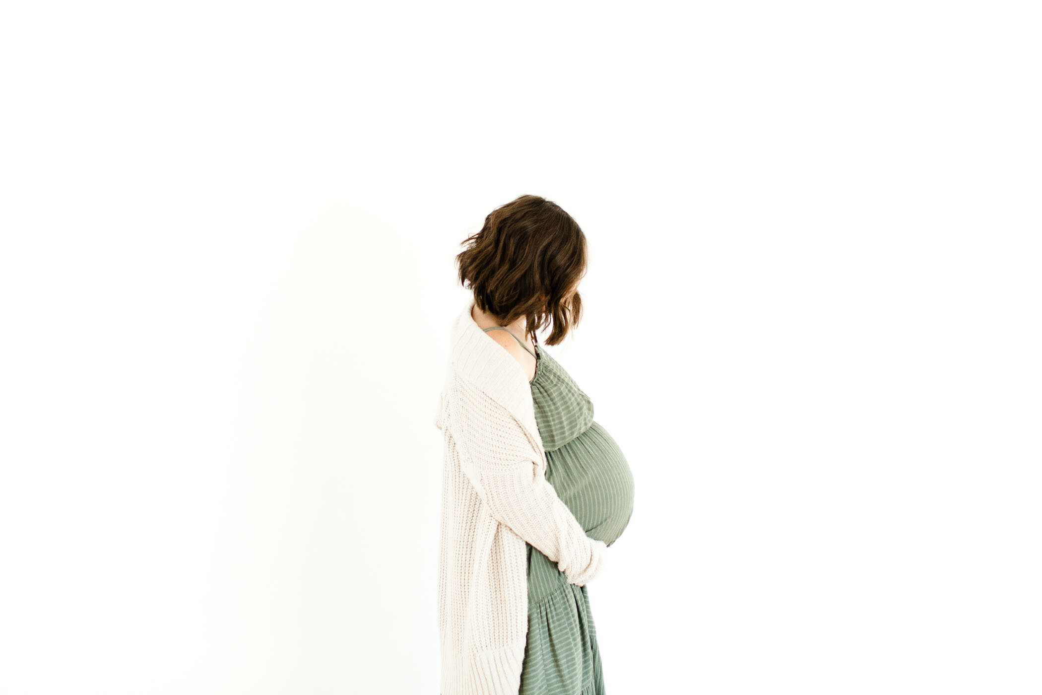 cozy-winter-maternity-studio-session-tucson_fletcher-and-co-motherhood_henn 025.jpg