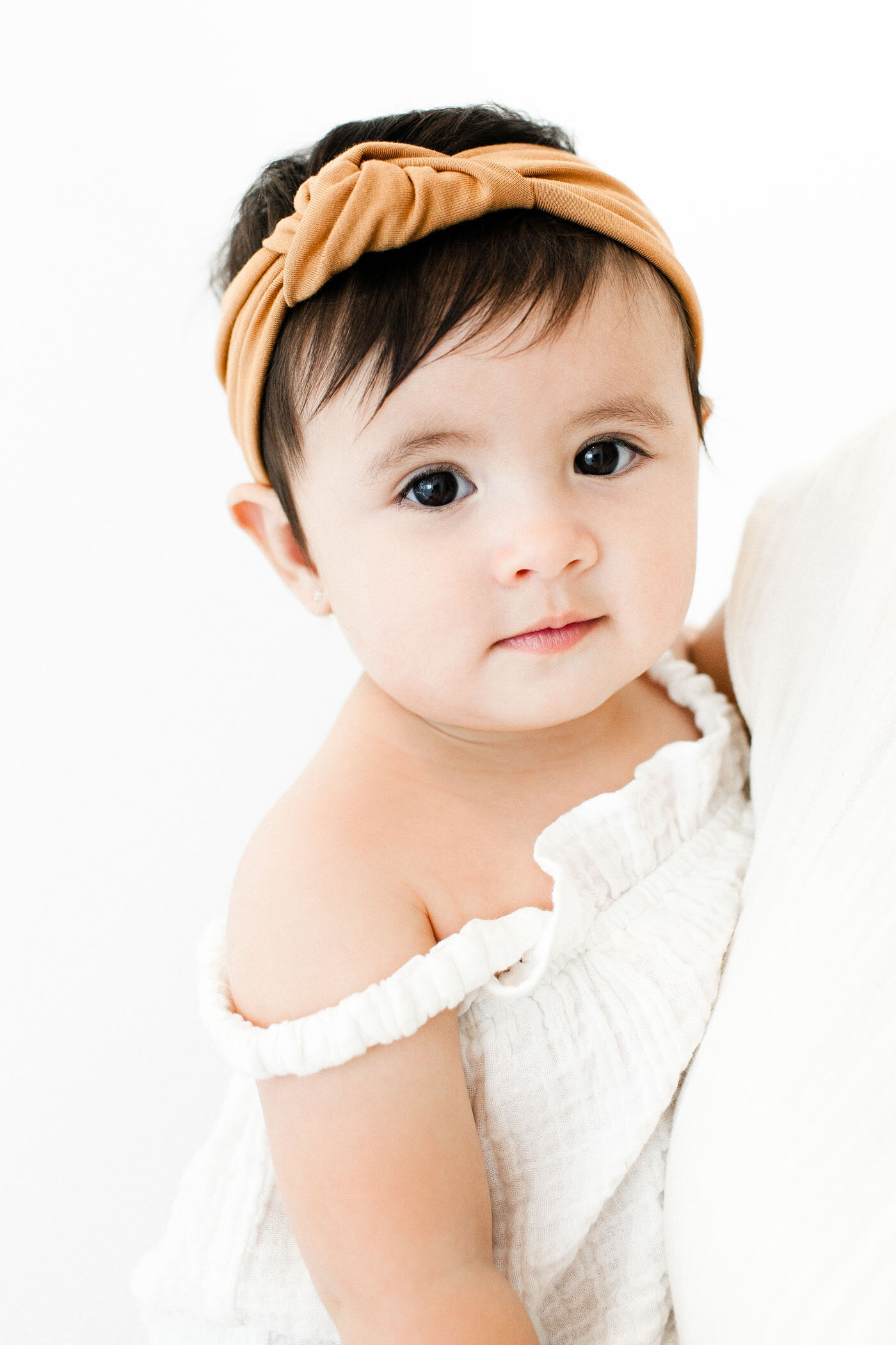 modern-motherhood-session-with-six-month-old_fletcher-and-co-tucson_gomez 010.jpg