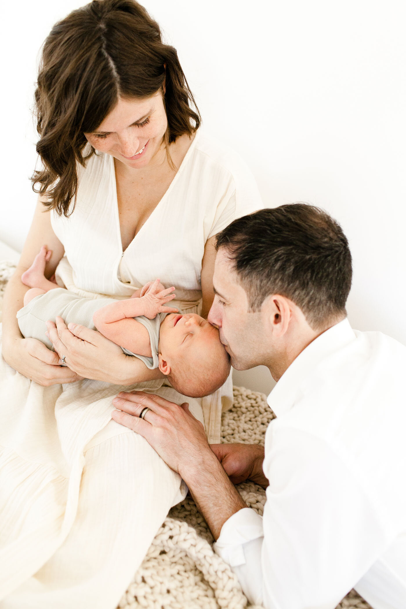 natural-light-studio-newborn-photography-tucson_fletcher-and-co_Henn 033.jpg