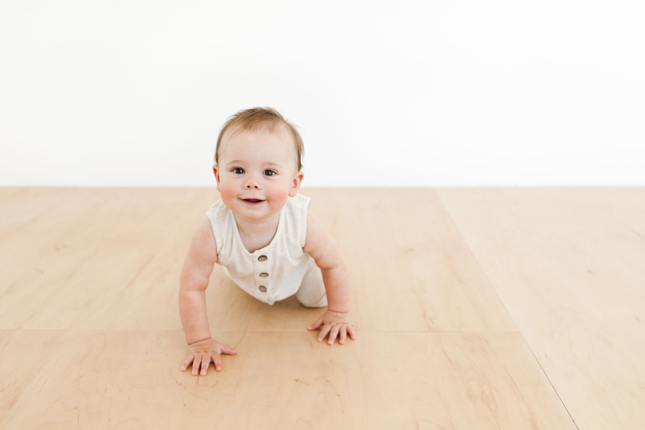 modern-motherhood-natural-light-studio-nine-month-baby-session-tucson_fletcher-and-co_elias 005.jpg