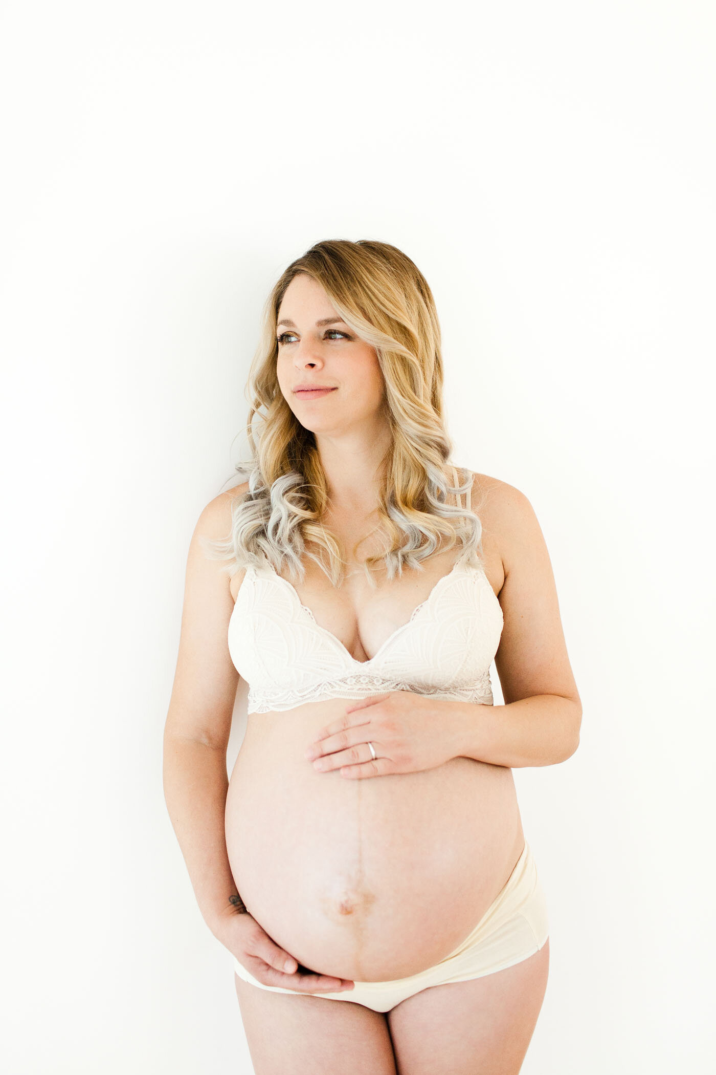 bare-belly-maternity-studio-session_fletcher-and-co-motherhood-tucson_herman 006.jpg