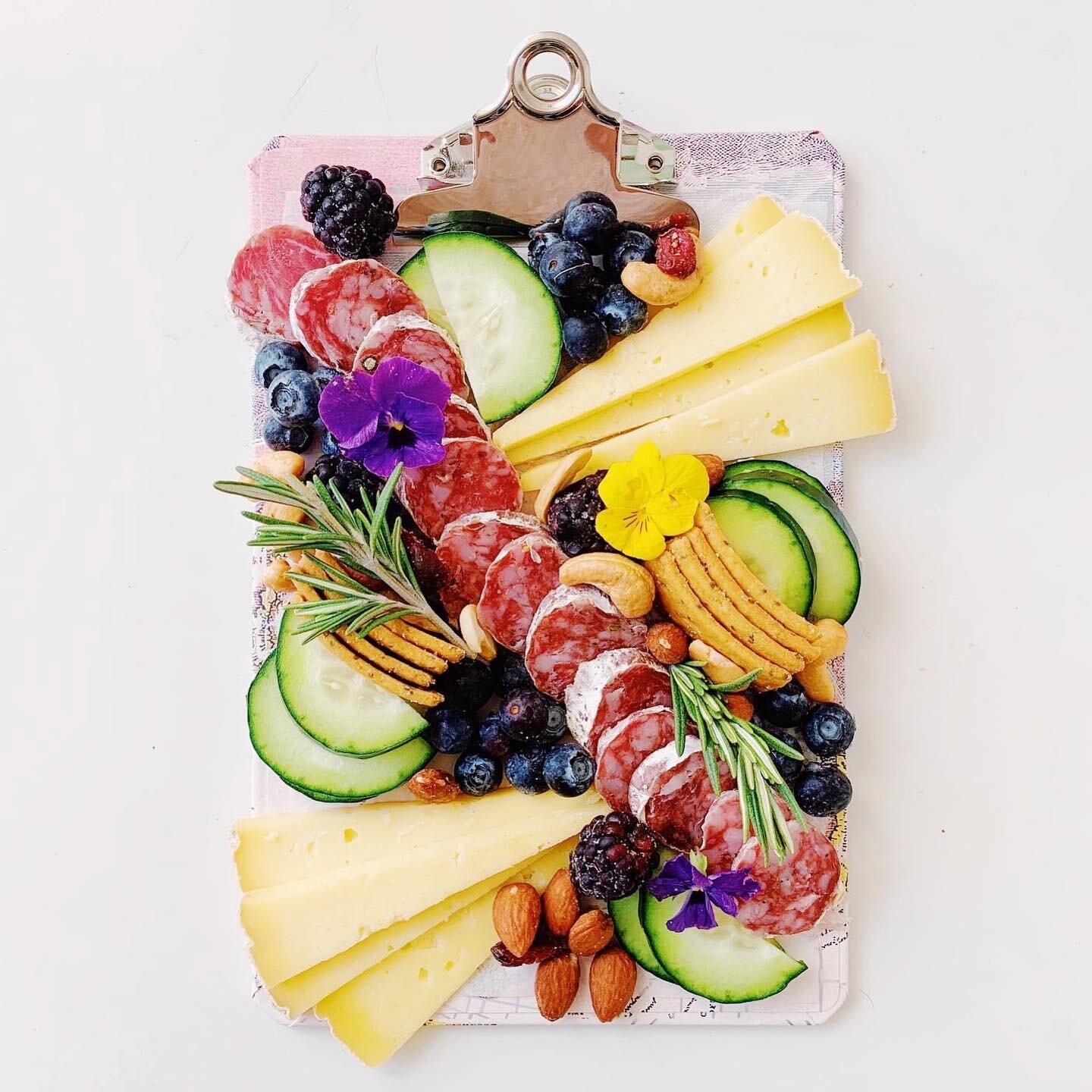 SWIPE TO BUILD ➡️ That &ldquo;Board Meeting&rdquo; Plate for back to school season.&nbsp;&nbsp;This is how you use a clipboard, right? 😉

KEY⁣
1 - CHEESE: Stella Vallis from @chaseholmfarm ⁣
2 - MEAT: Salami River
3 - PRODUCE: Cucumbers, Blueberries