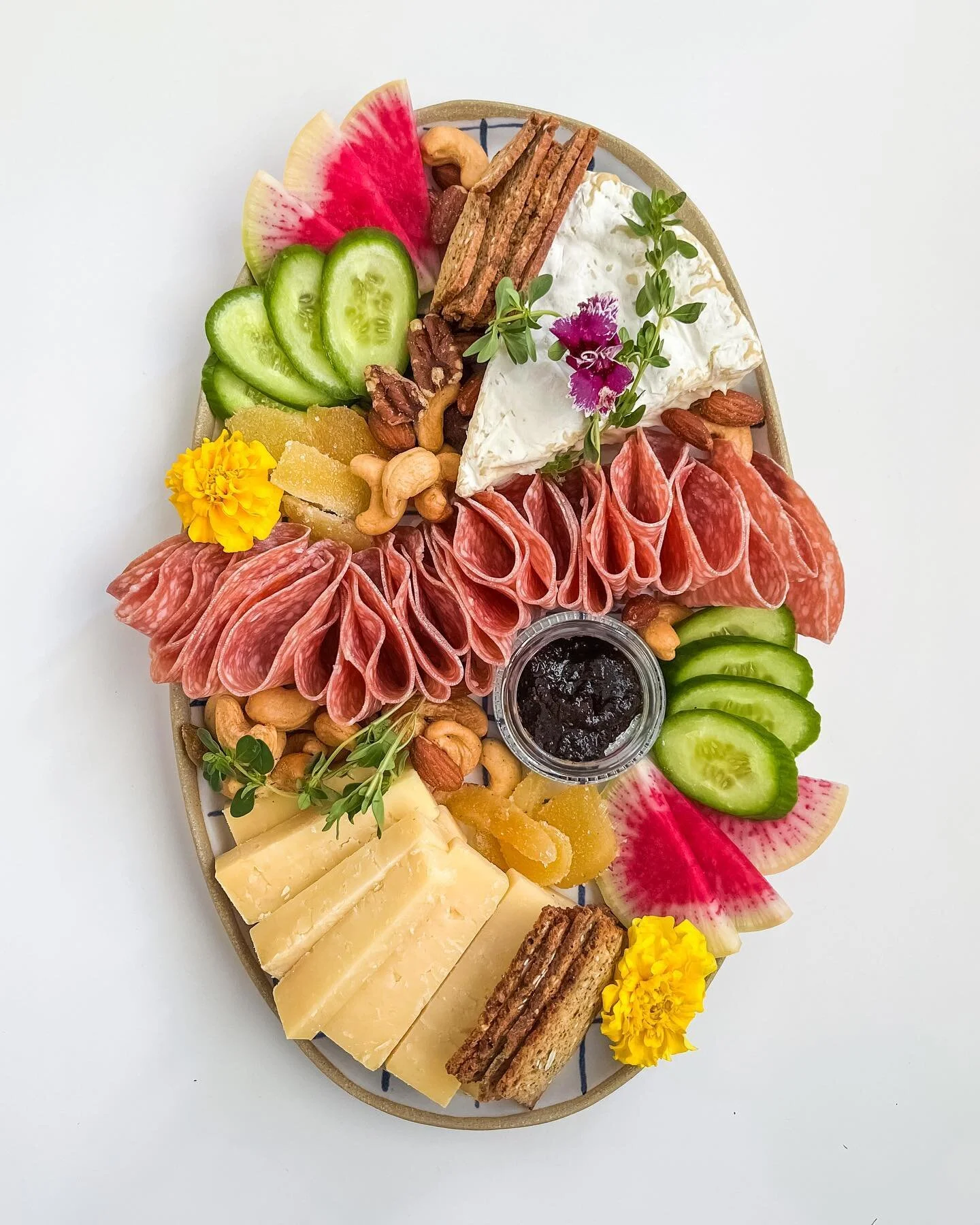 GIVEAWAY TIME!!! We&rsquo;re gifting our brand new Cheese By Numbers cheeseboard with a signed copy of That Cheese Plate Wants To Party for the perfect Mother&rsquo;s Day gift! Based on That &ldquo;Golden Hour&rdquo; Plate from my new book, you can b