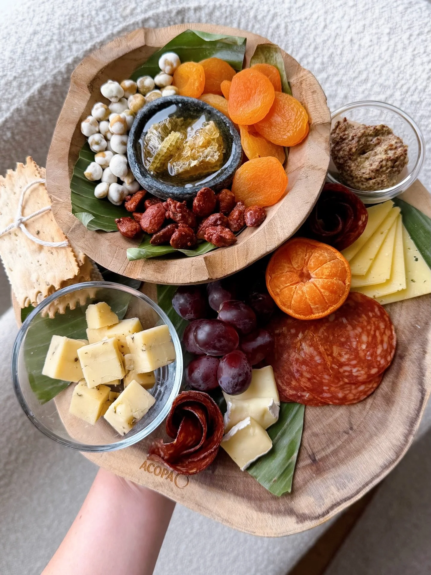 SEATTLE! 🌲Thank you to everyone who came out to the snacky party last night. It was one of my favorites yet. We had cheese boards from the book by @bigjohnspfi, gorgeous apps by @1hotel.seattle, wine pours from @avaline and books from @booklarder 🧀