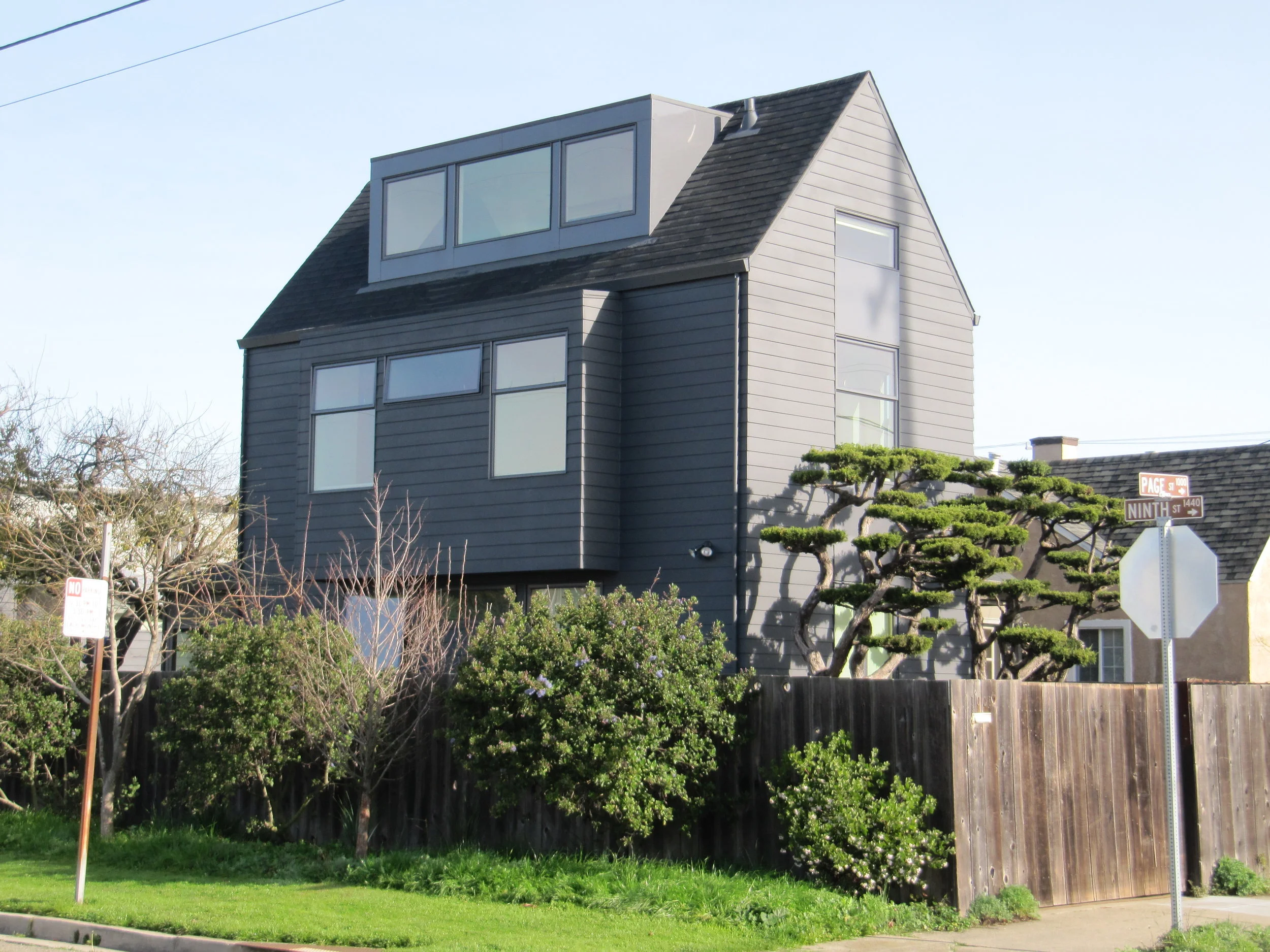   Project completed while the principal was a project manager with Koch Architects, Berkeley.  