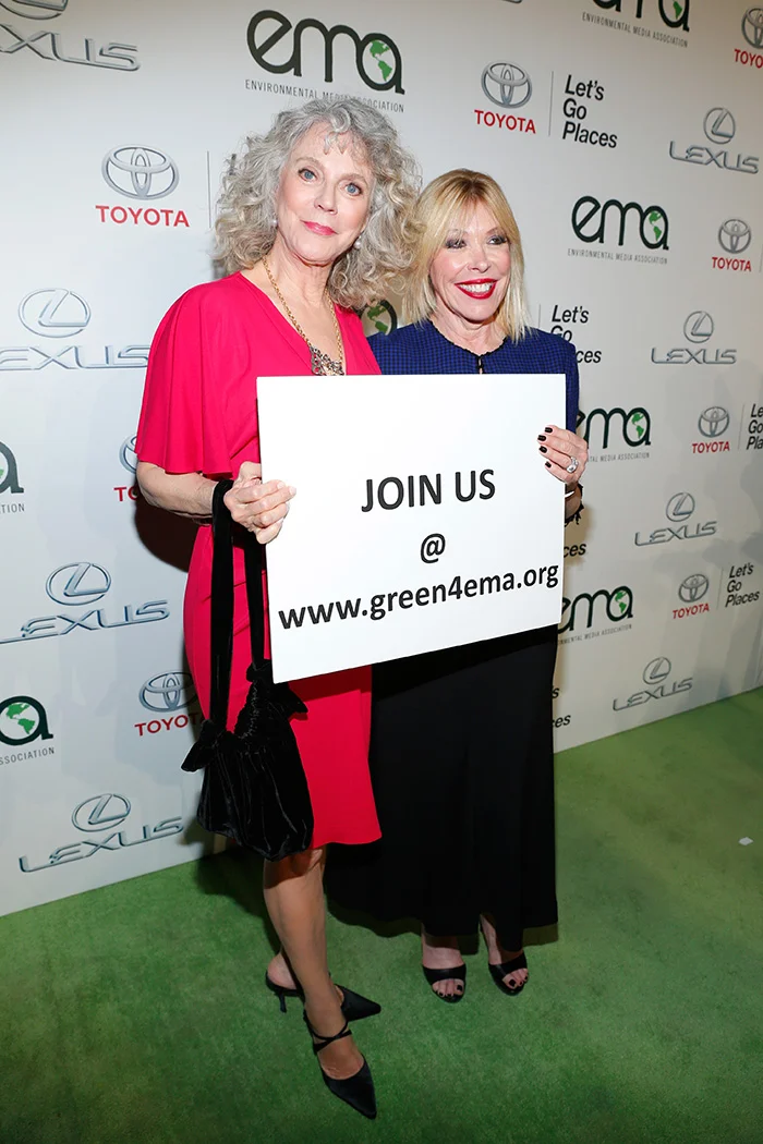 Blythe-Danner-and-Debbie-Levin.jpg