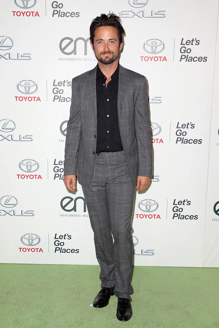 Justin-Chatwin-1.jpg