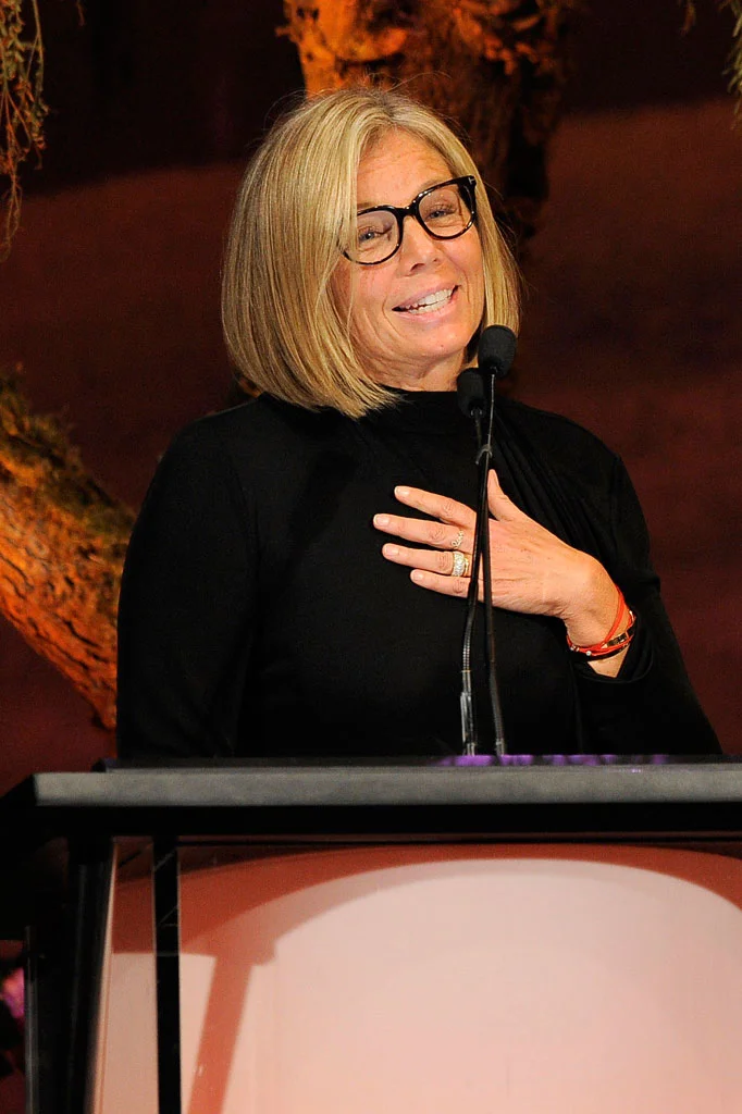 kelly-meyer-stage.jpg