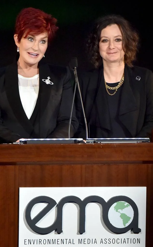 rs_634x1024-141019132937-634.Sharon-Osbourne-Sarah-Gilbert-EMA.jl.101914.jpg