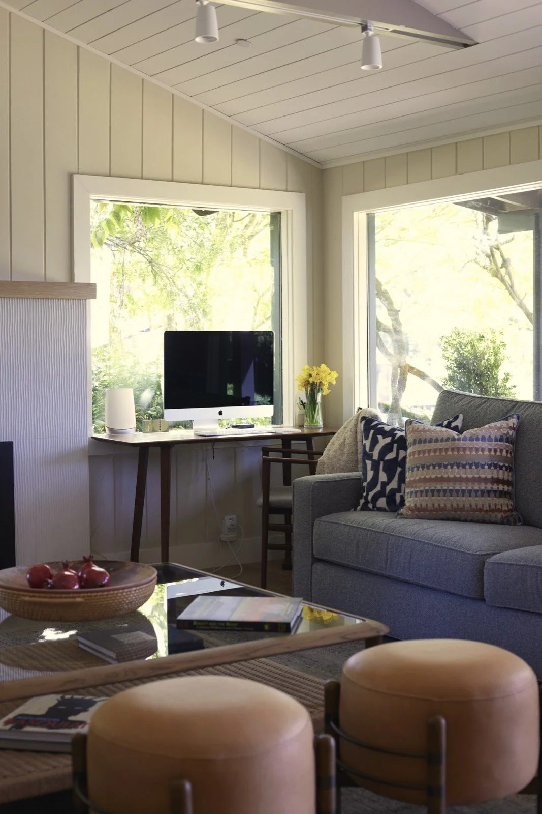 30 Living Room focal pt desk_Y05A3297.jpg