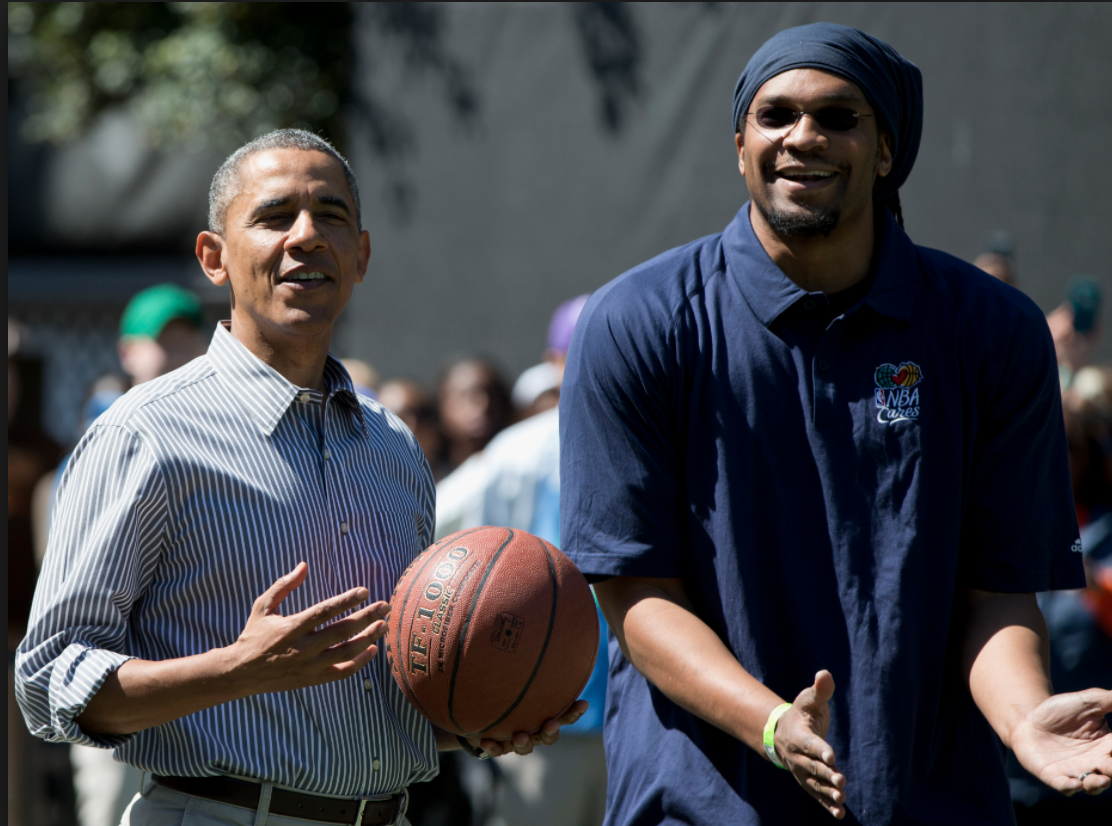 Former NBA Player Etan Thomas Plays with President Obama at White House Easter Egg Roll 